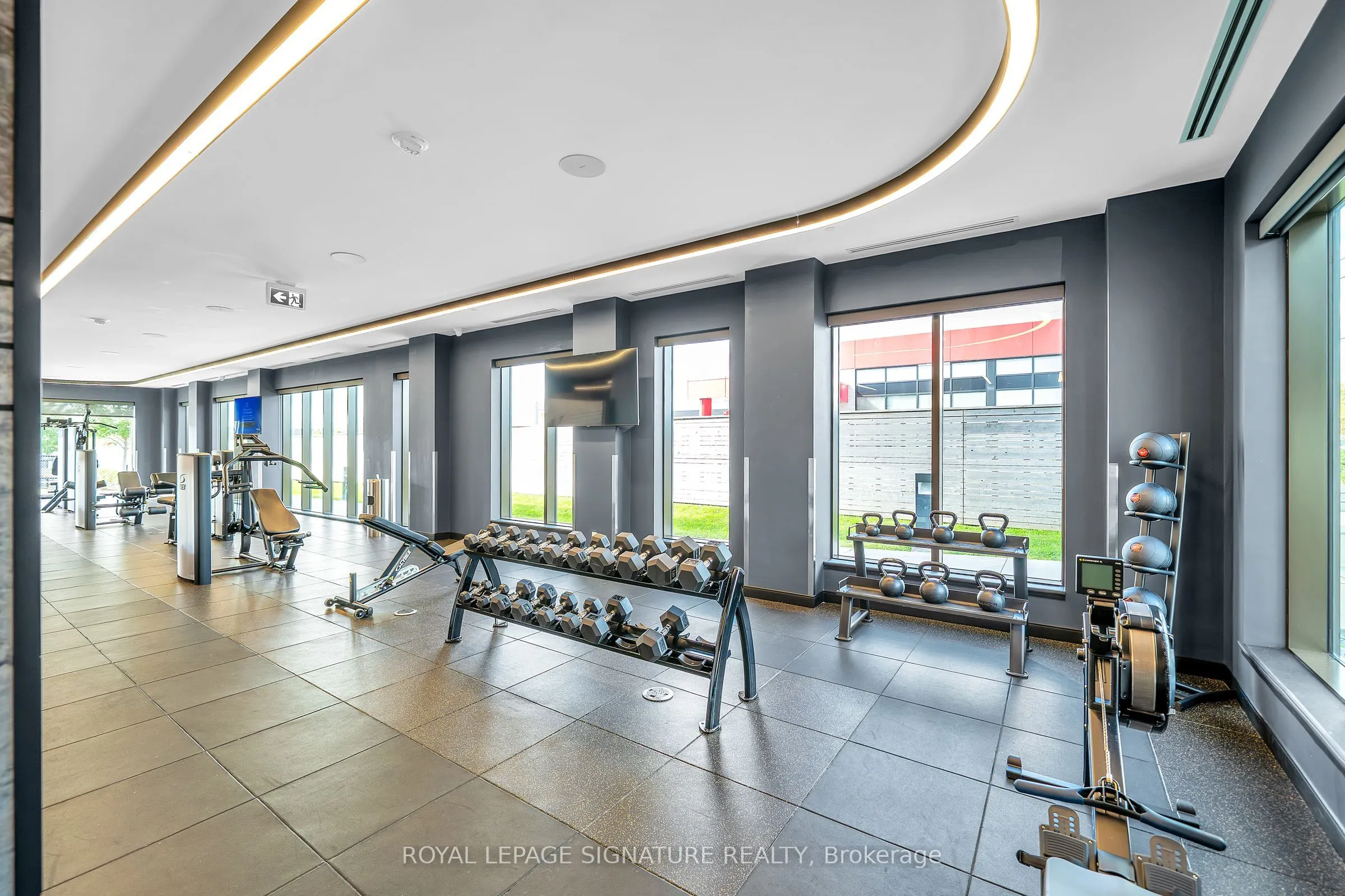 2550 Simcoe Street, #2020