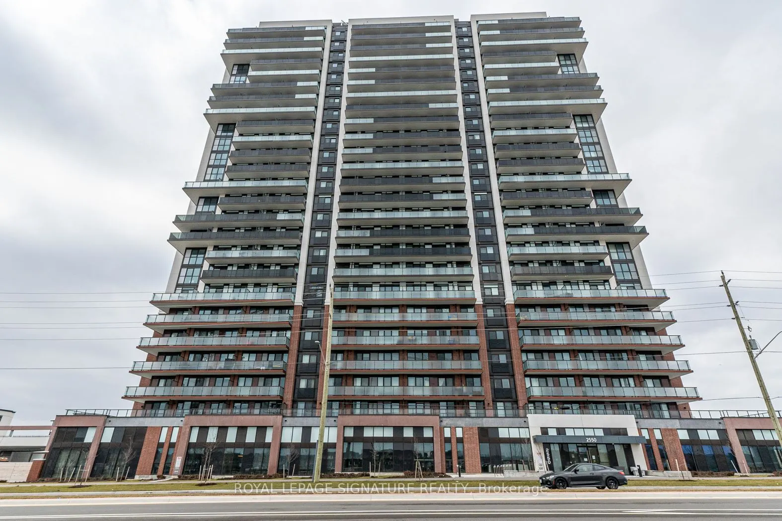 2550 Simcoe Street, #2020