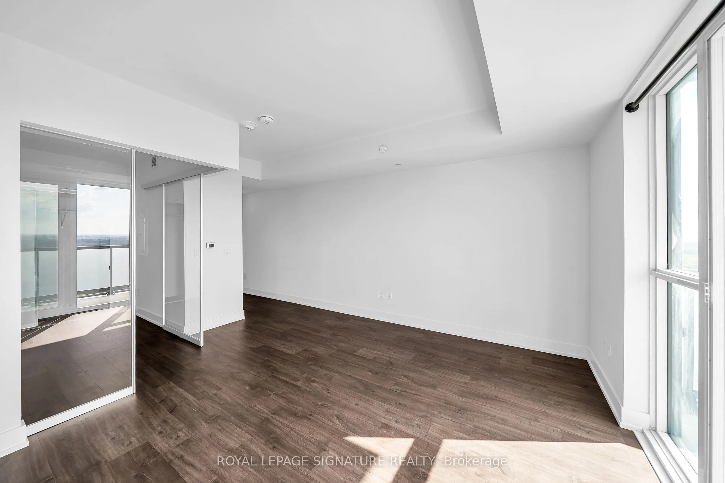 2550 Simcoe Street, #2020