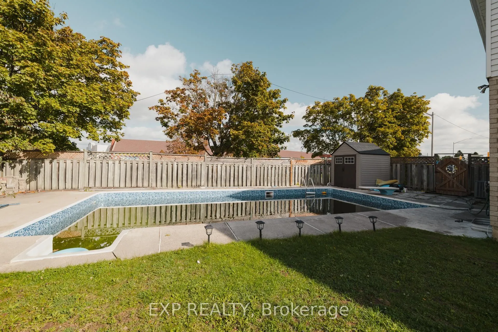 2 Blackburn Crescent