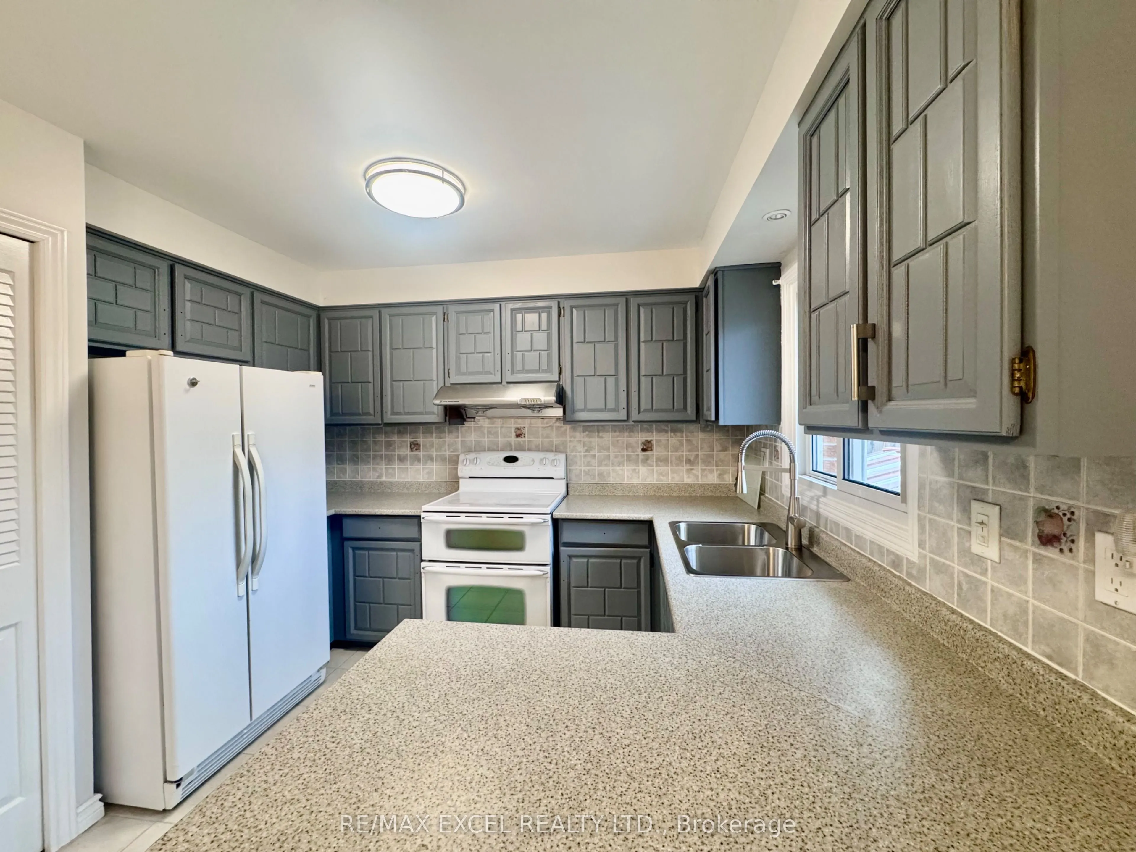 63 Hornshill Drive, #Upper