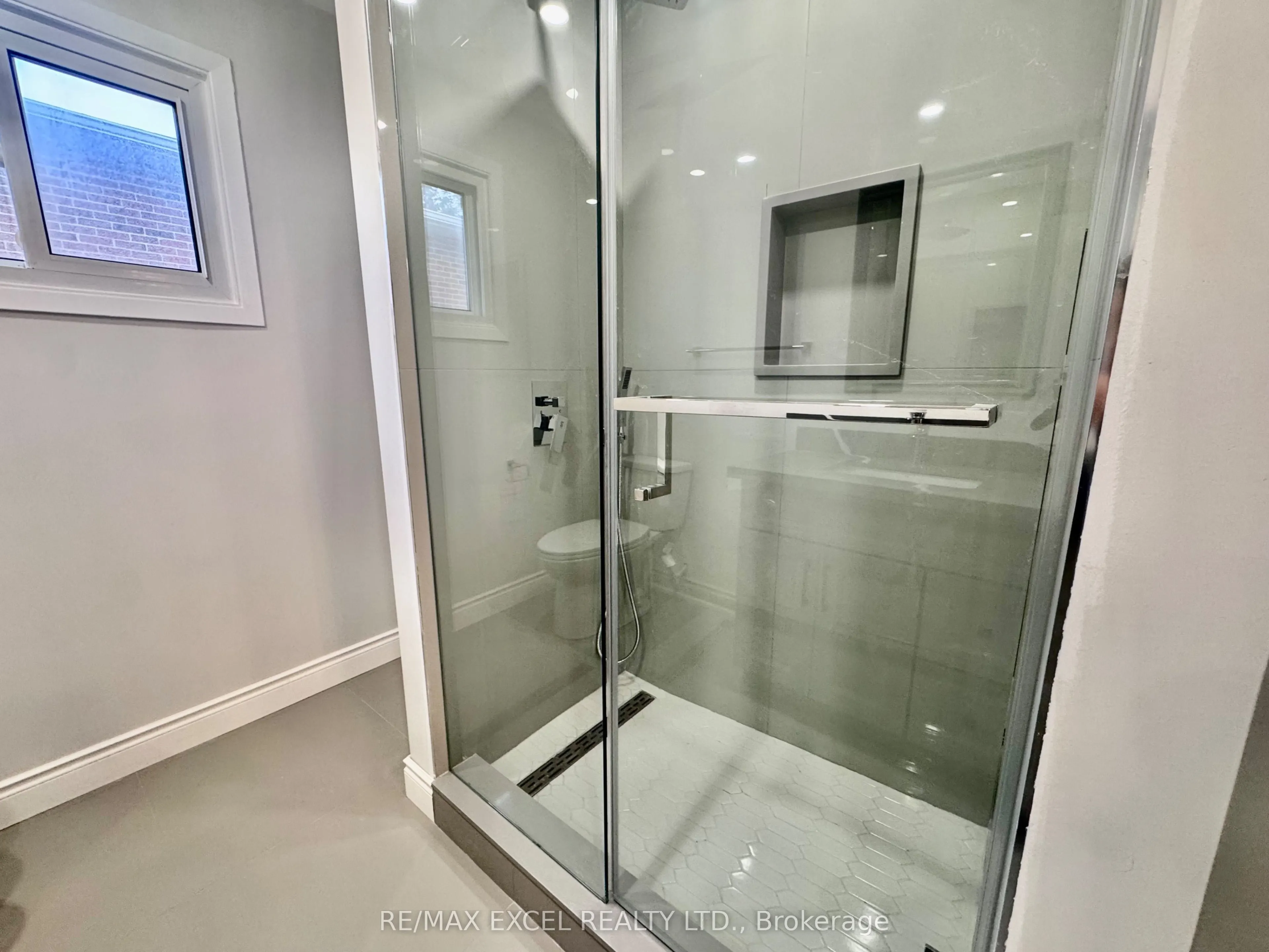 63 Hornshill Drive, #Upper