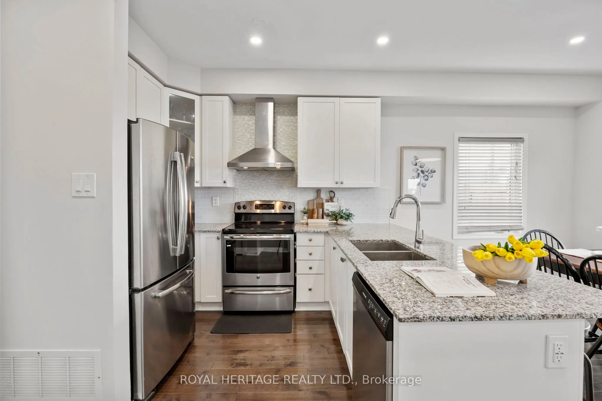 86 Northglen Boulevard
