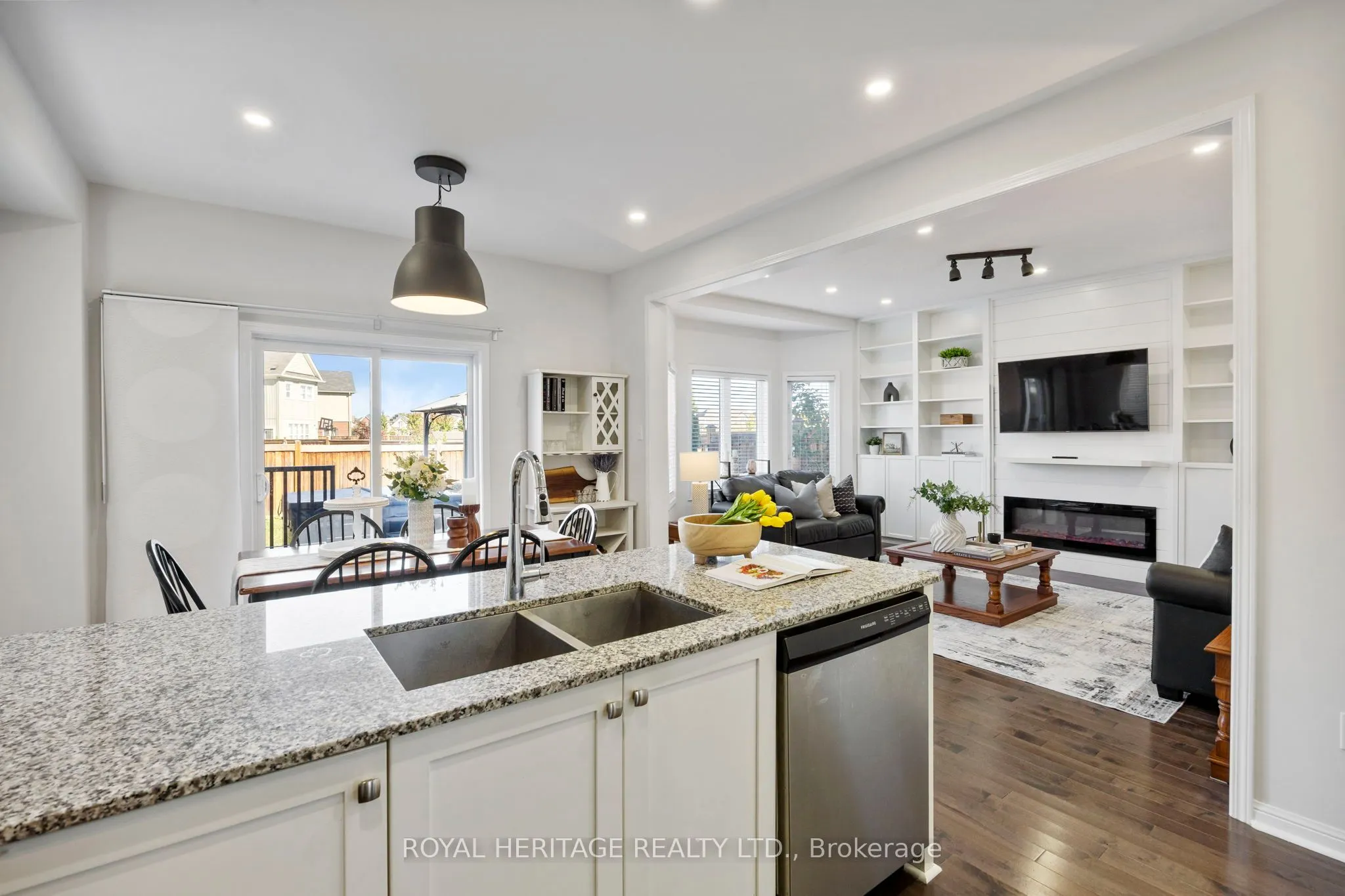 86 Northglen Boulevard