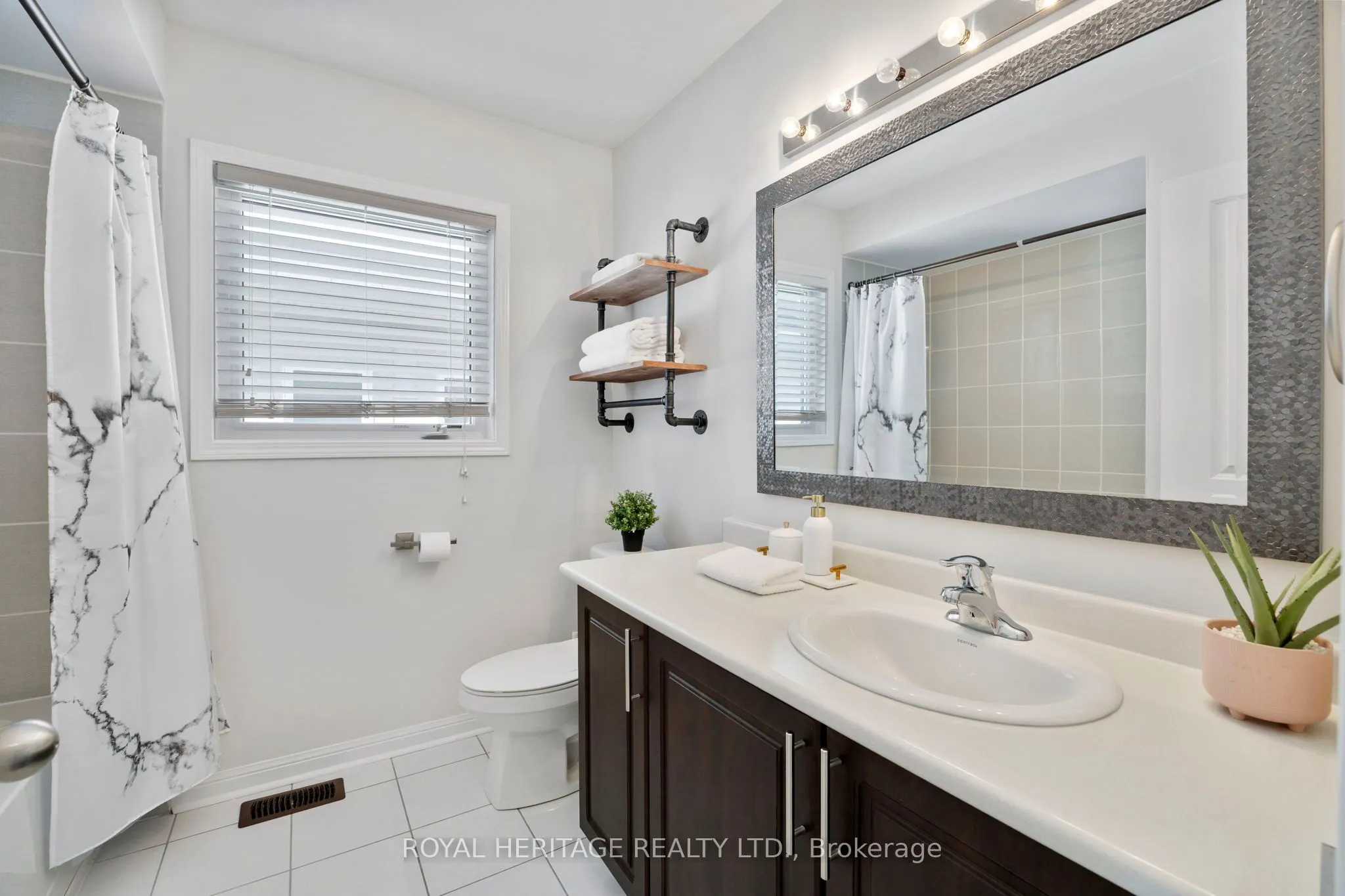 86 Northglen Boulevard