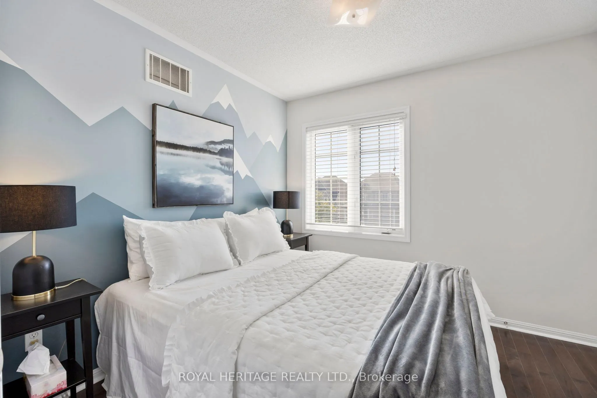 86 Northglen Boulevard