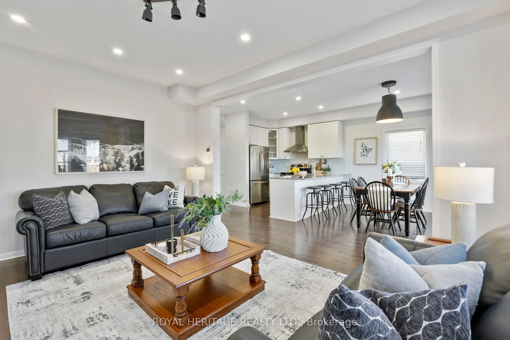 86 Northglen Boulevard