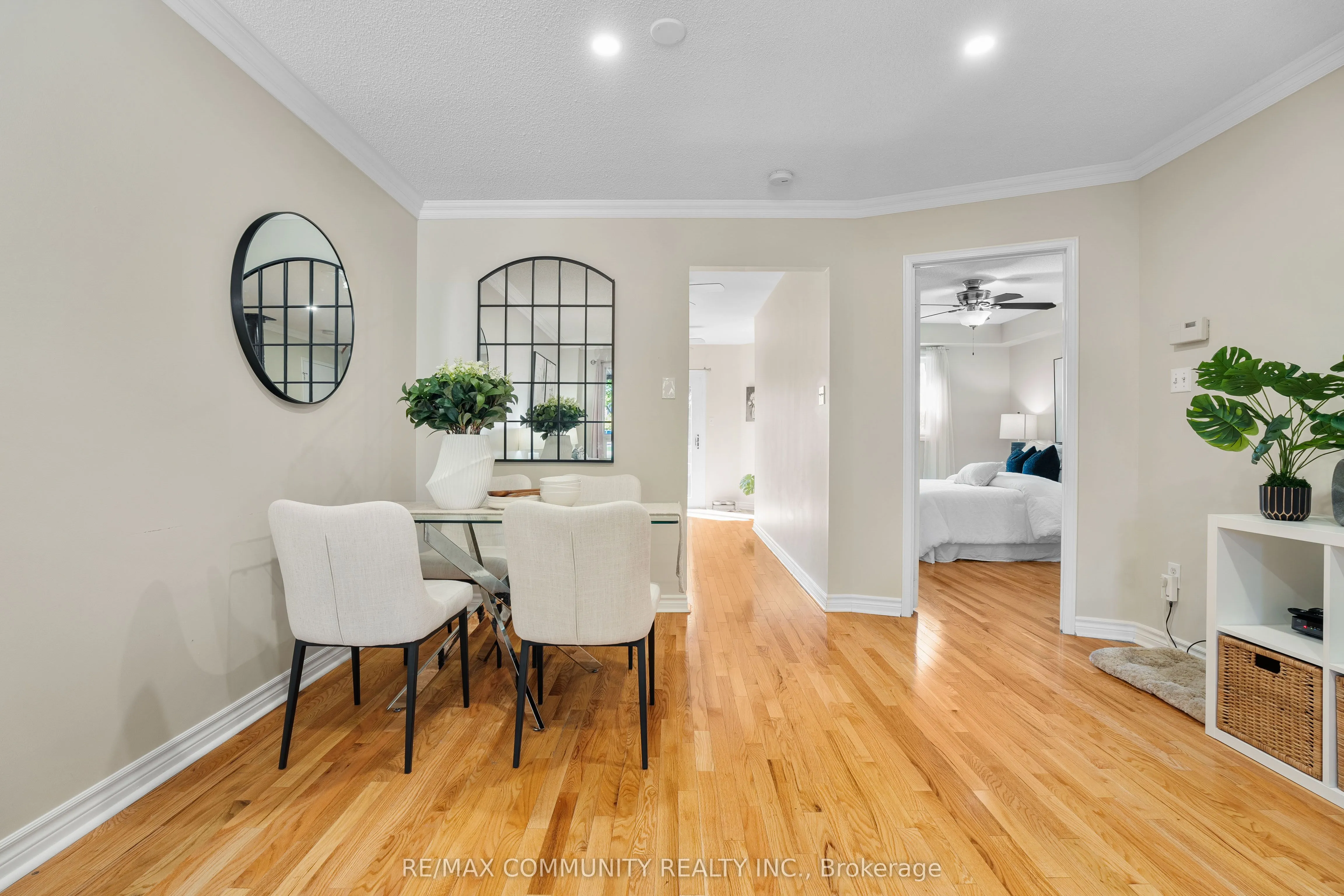 1880 Woodgate Court