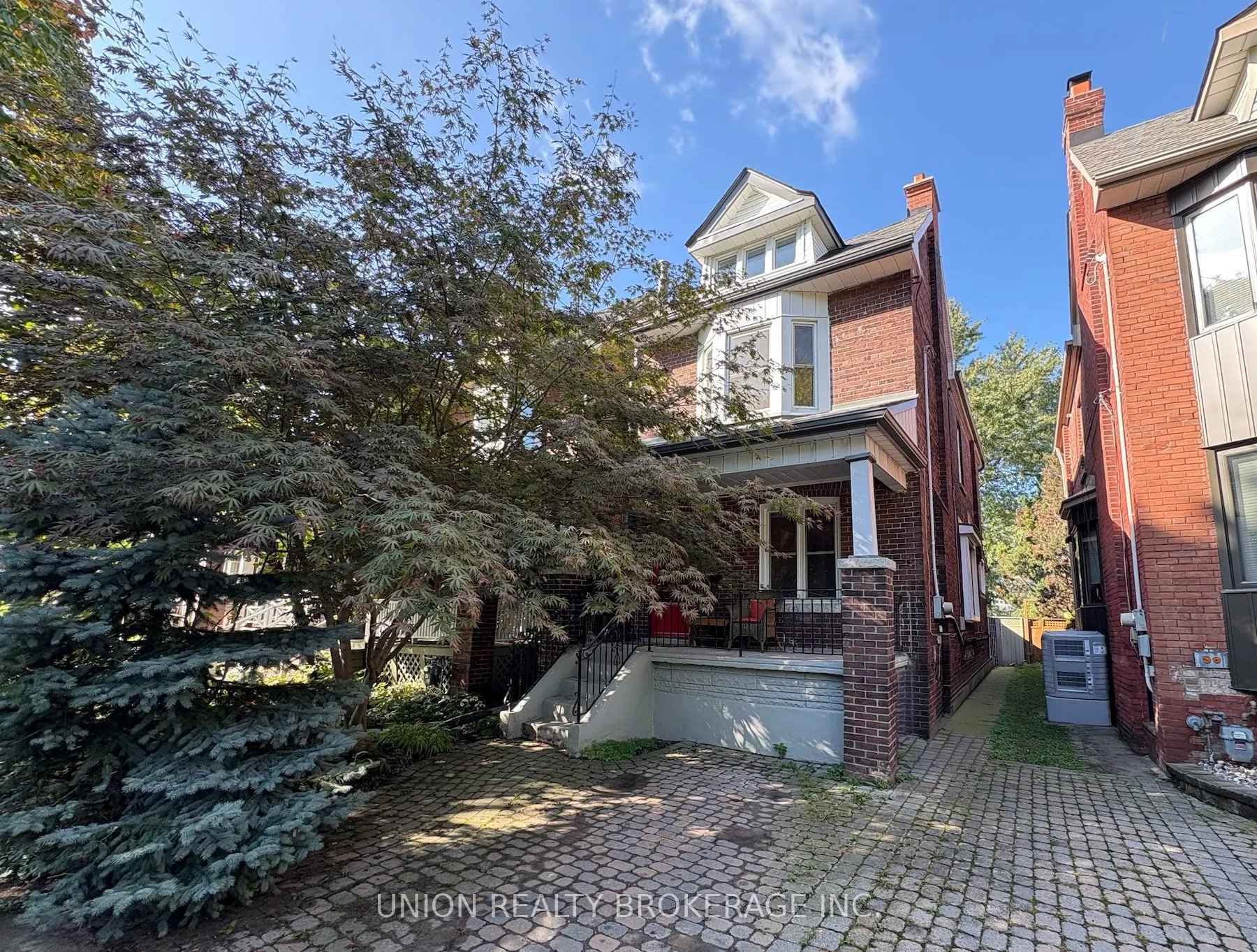 32 Cedarvale Avenue