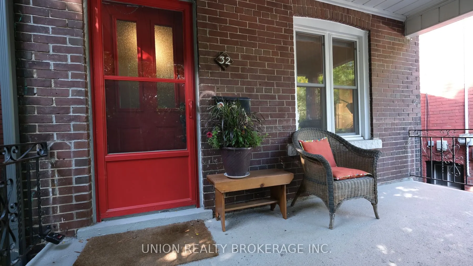 32 Cedarvale Avenue