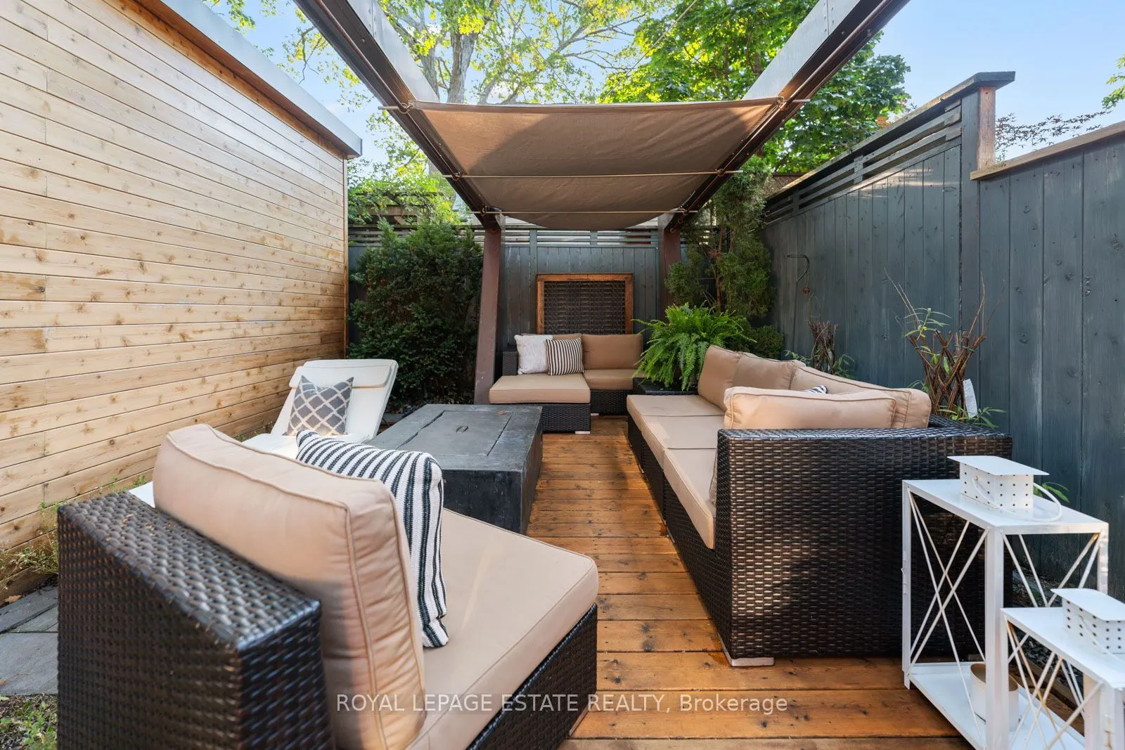 158 Warden Avenue