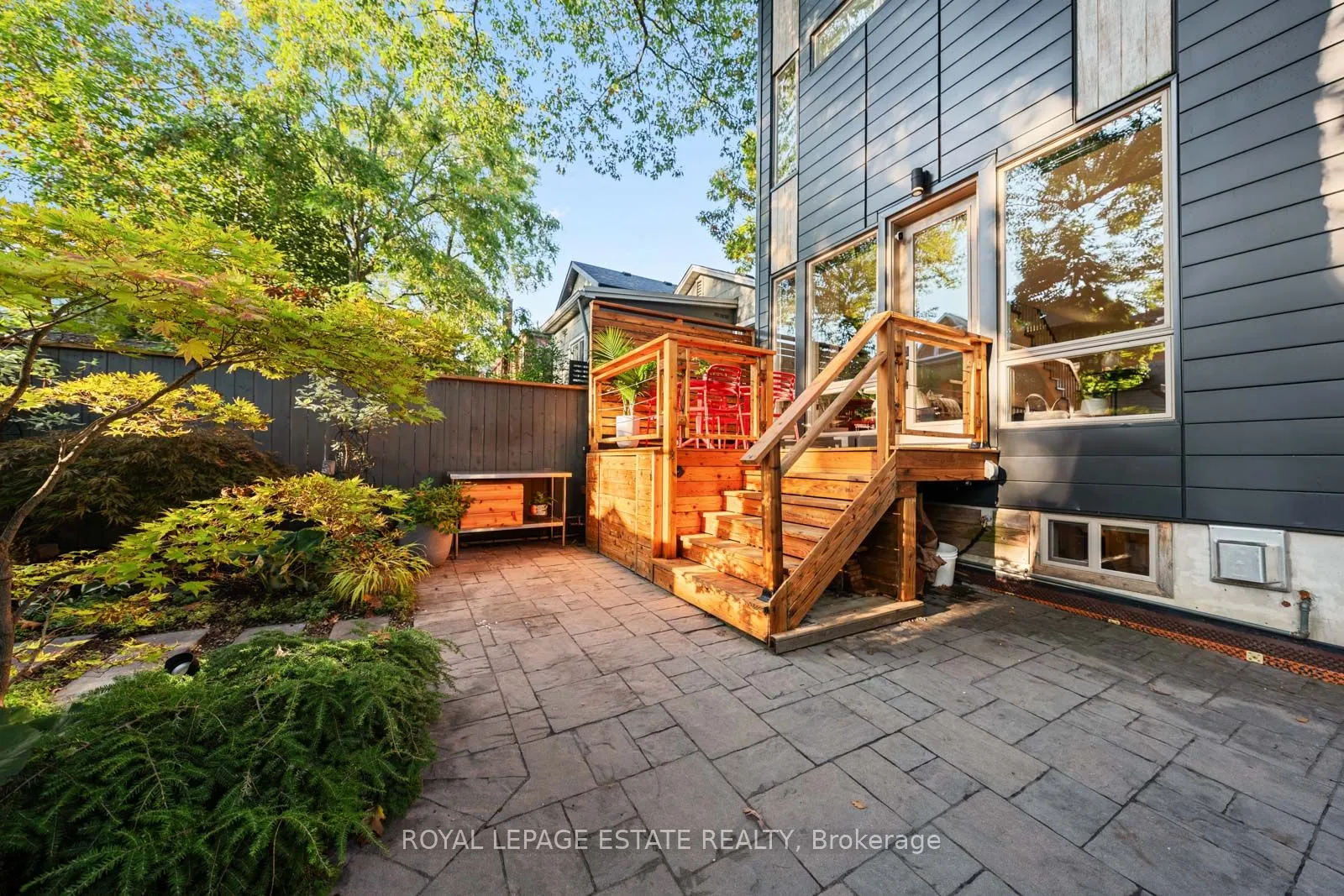 158 Warden Avenue