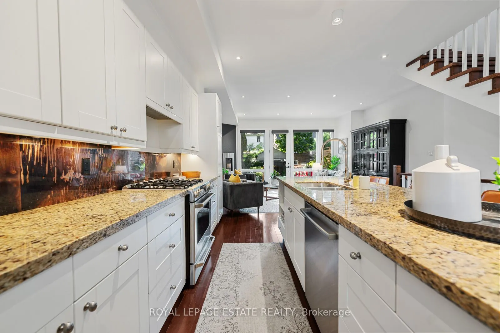 158 Warden Avenue