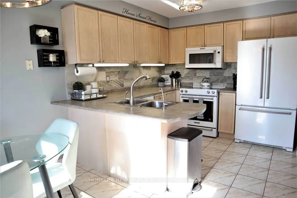 1520 Sarasota Crescent