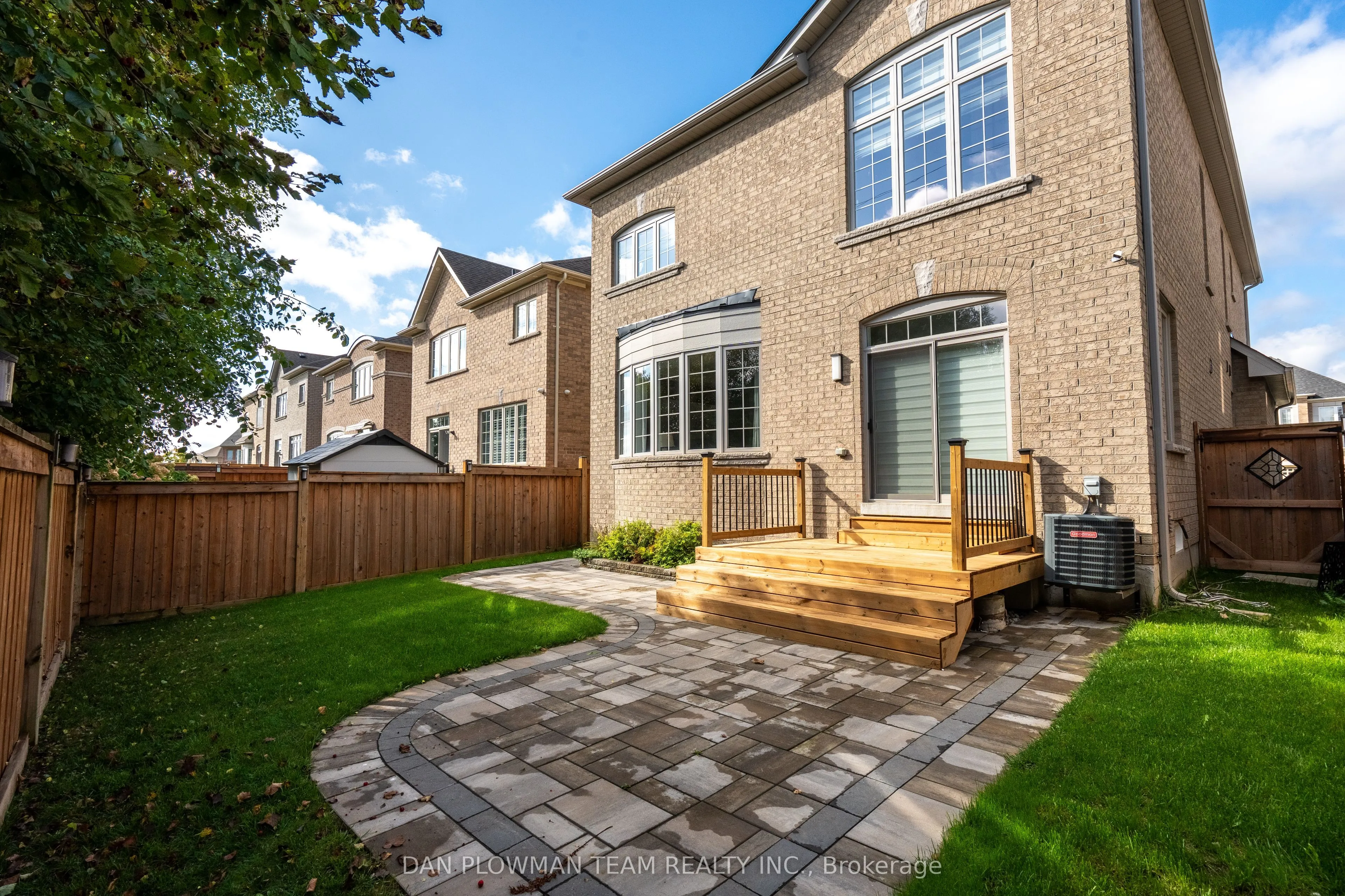 11 Ravensedge Court