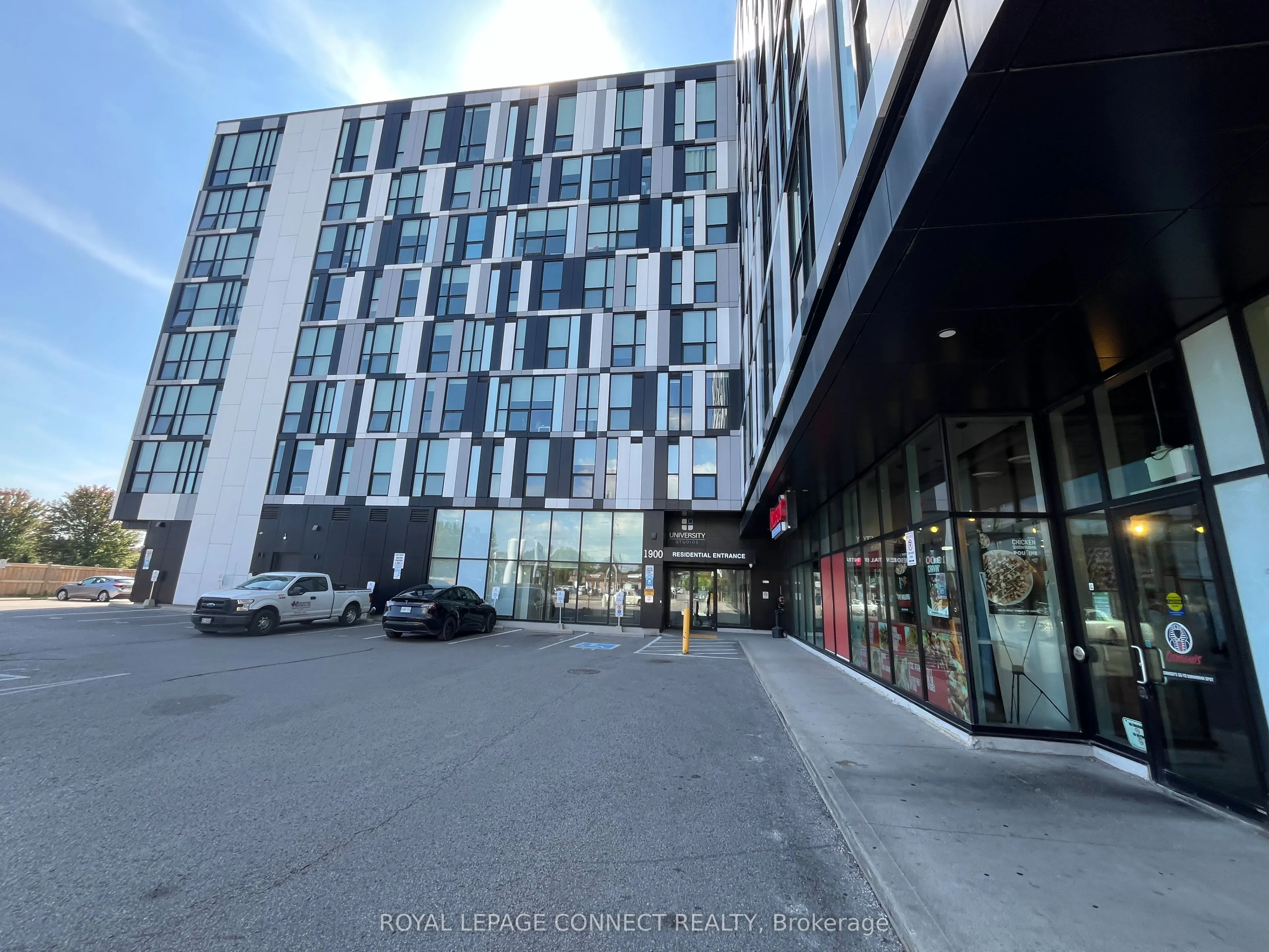 1900 Simcoe Street N, #731