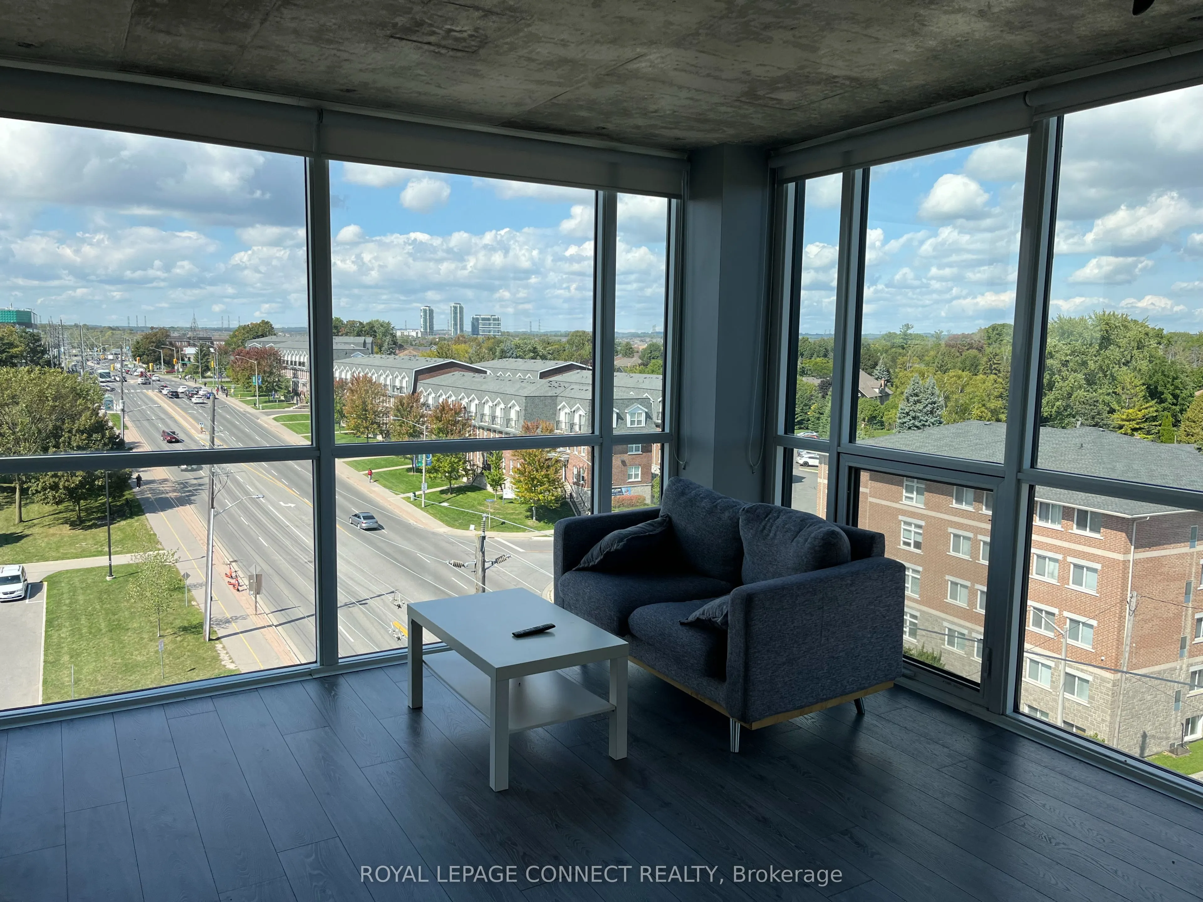 1900 Simcoe Street N, #731
