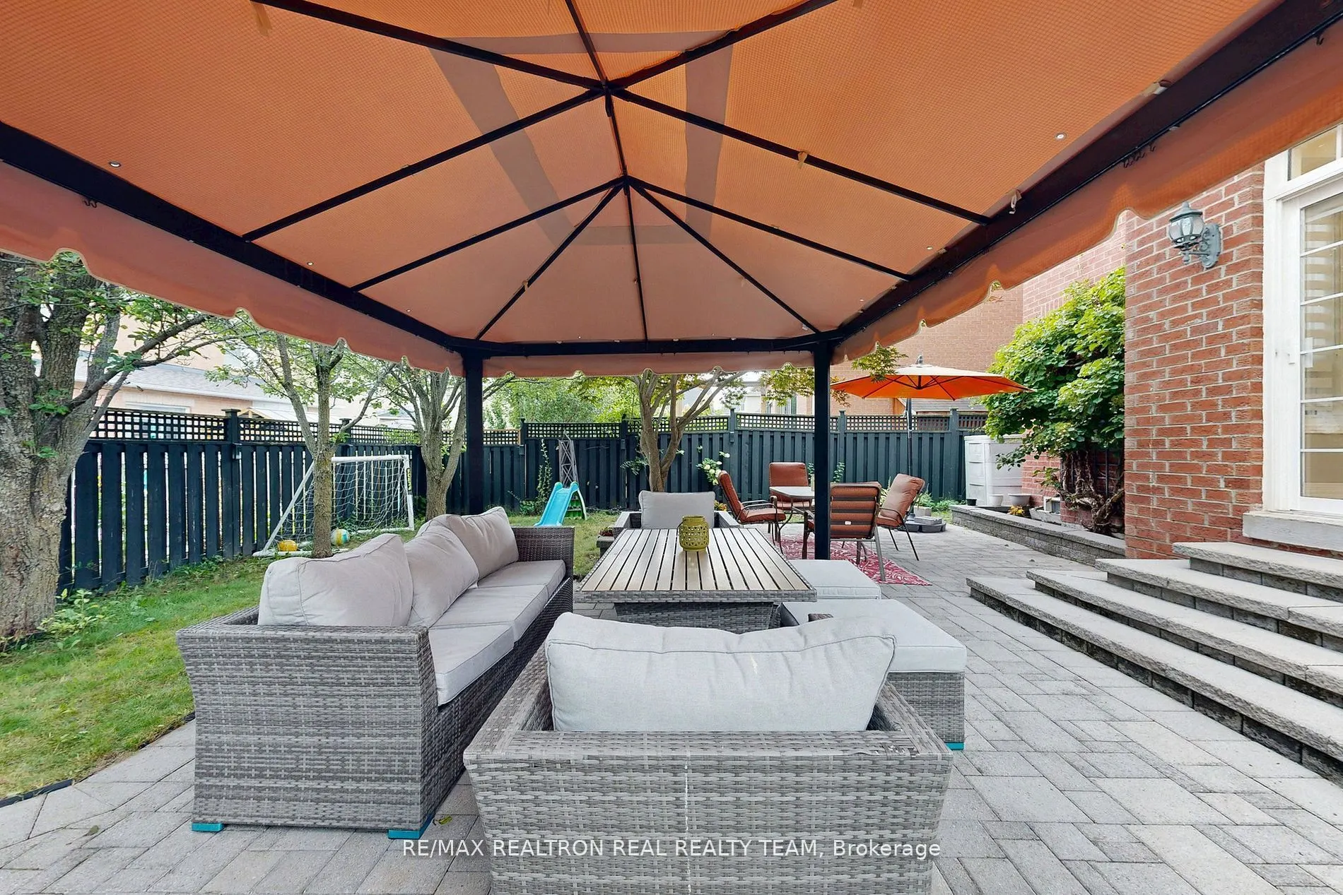 89 Cachet Boulevard