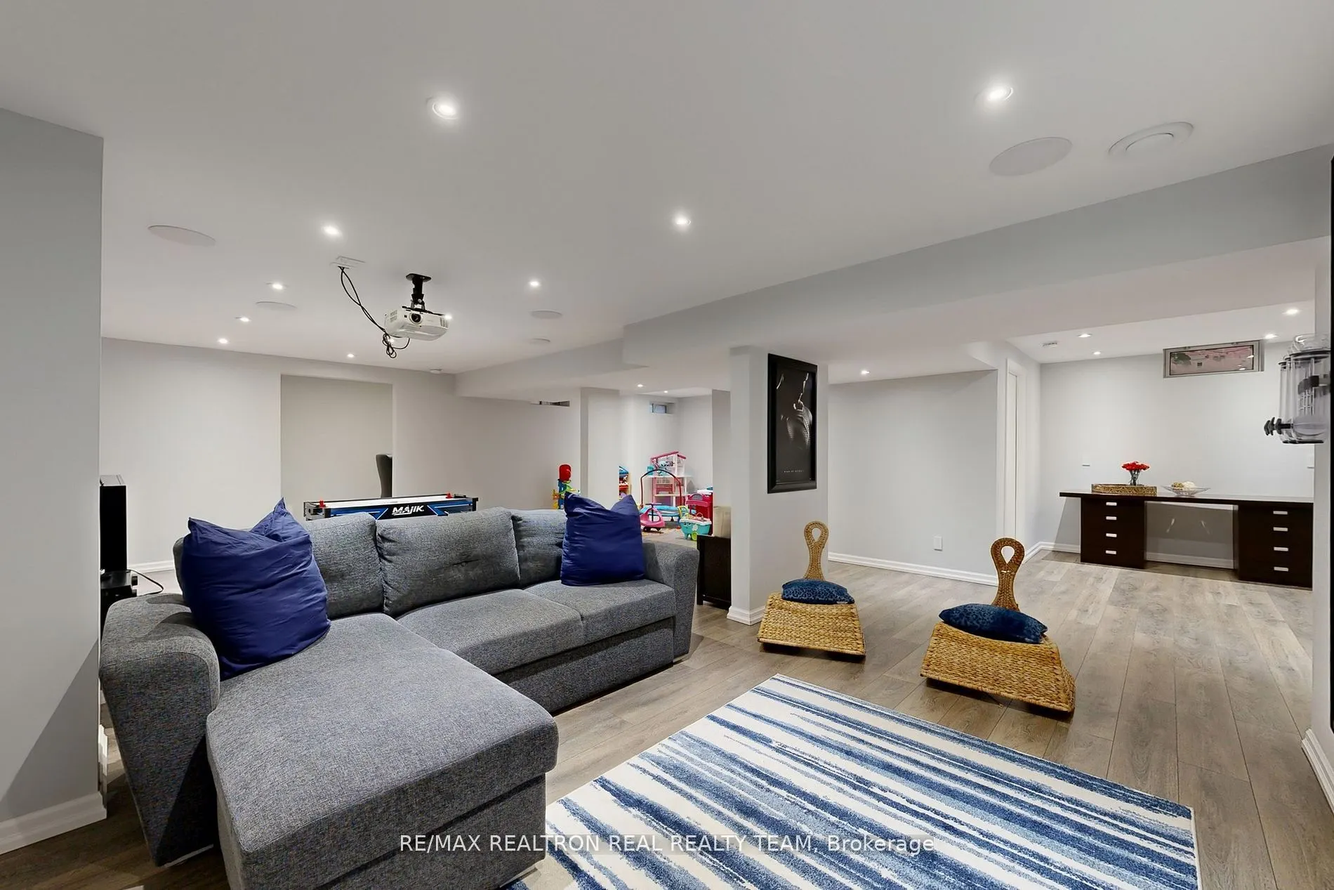 89 Cachet Boulevard