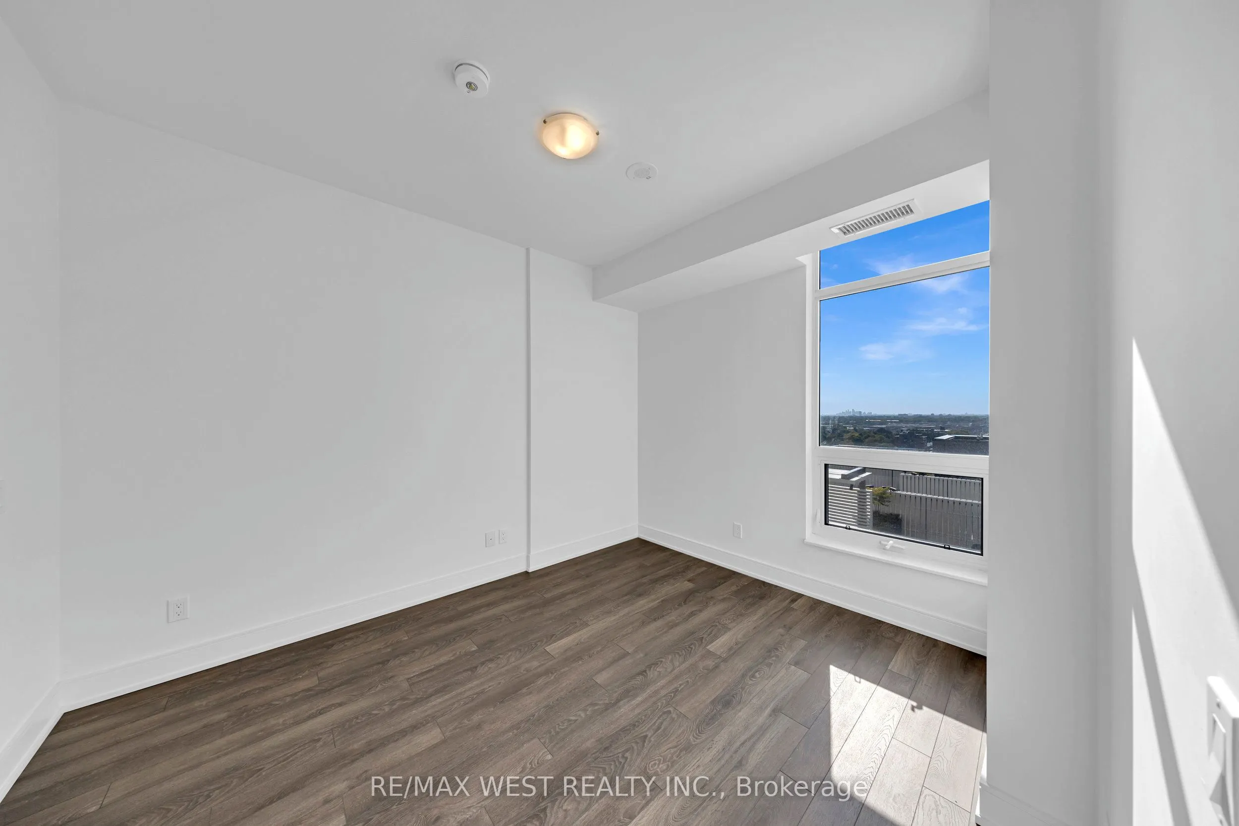1350 Ellesmere Road, #1