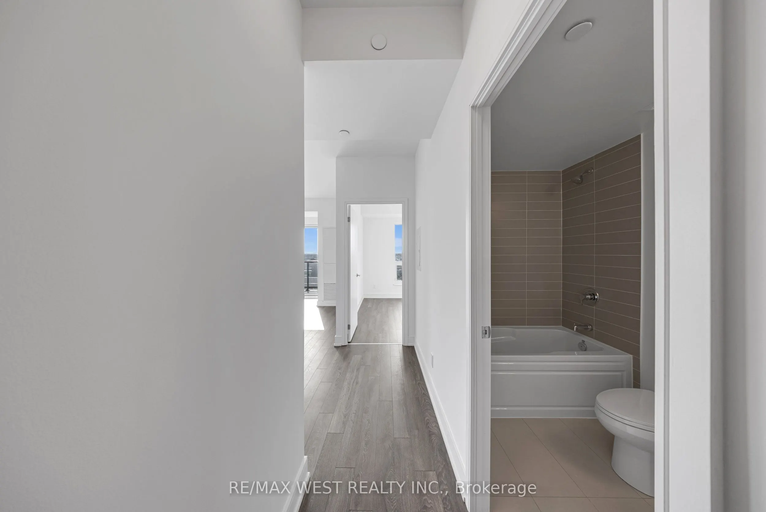 1350 Ellesmere Road, #1