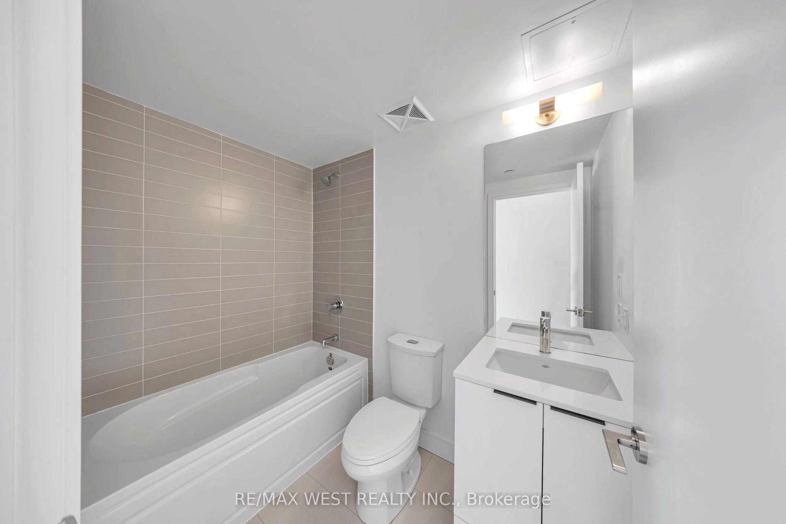 1350 Ellesmere Road, #1