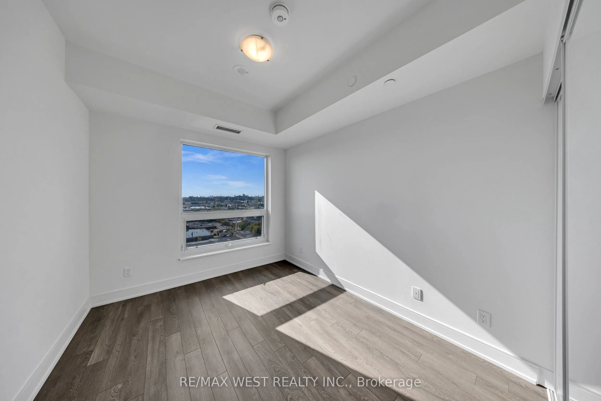1350 Ellesmere Road, #1