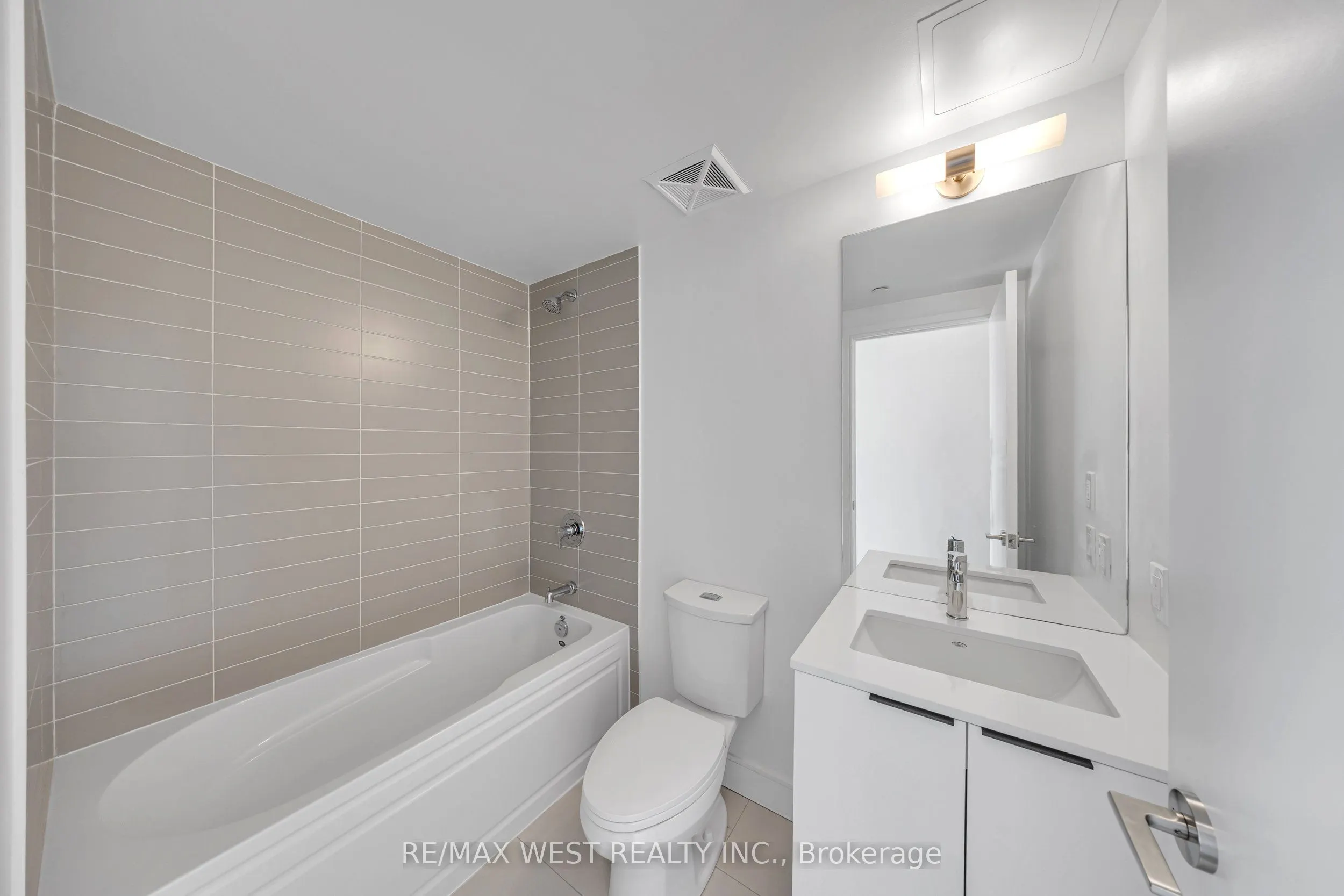 1350 Ellesmere Road, #1