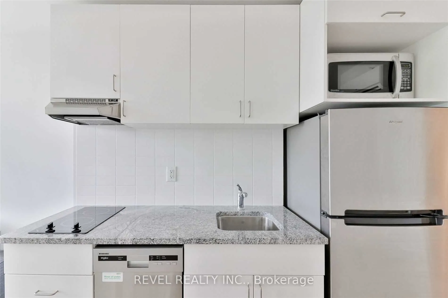 1800 Simcoe Street N, #204