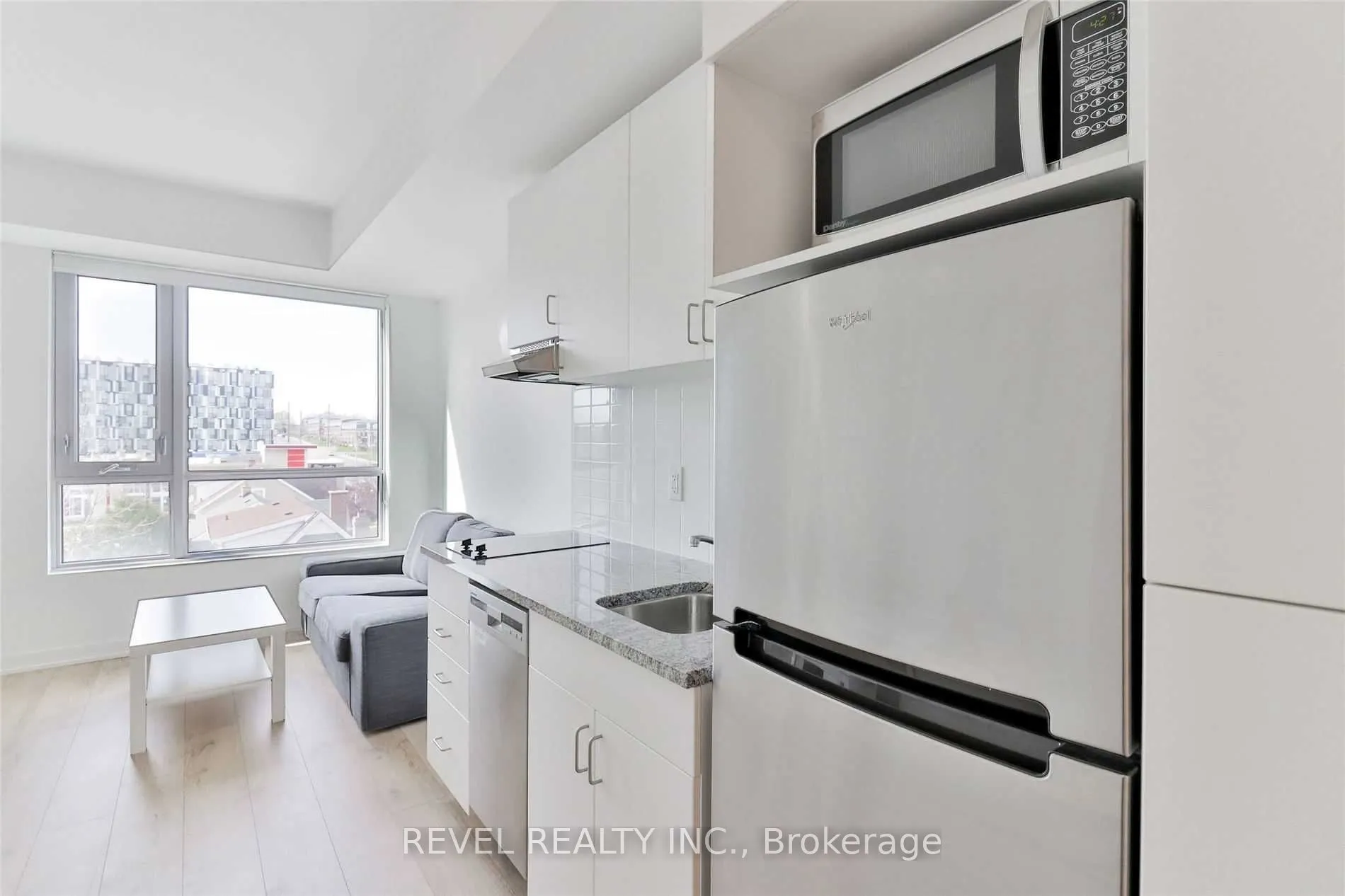 1800 Simcoe Street N, #204