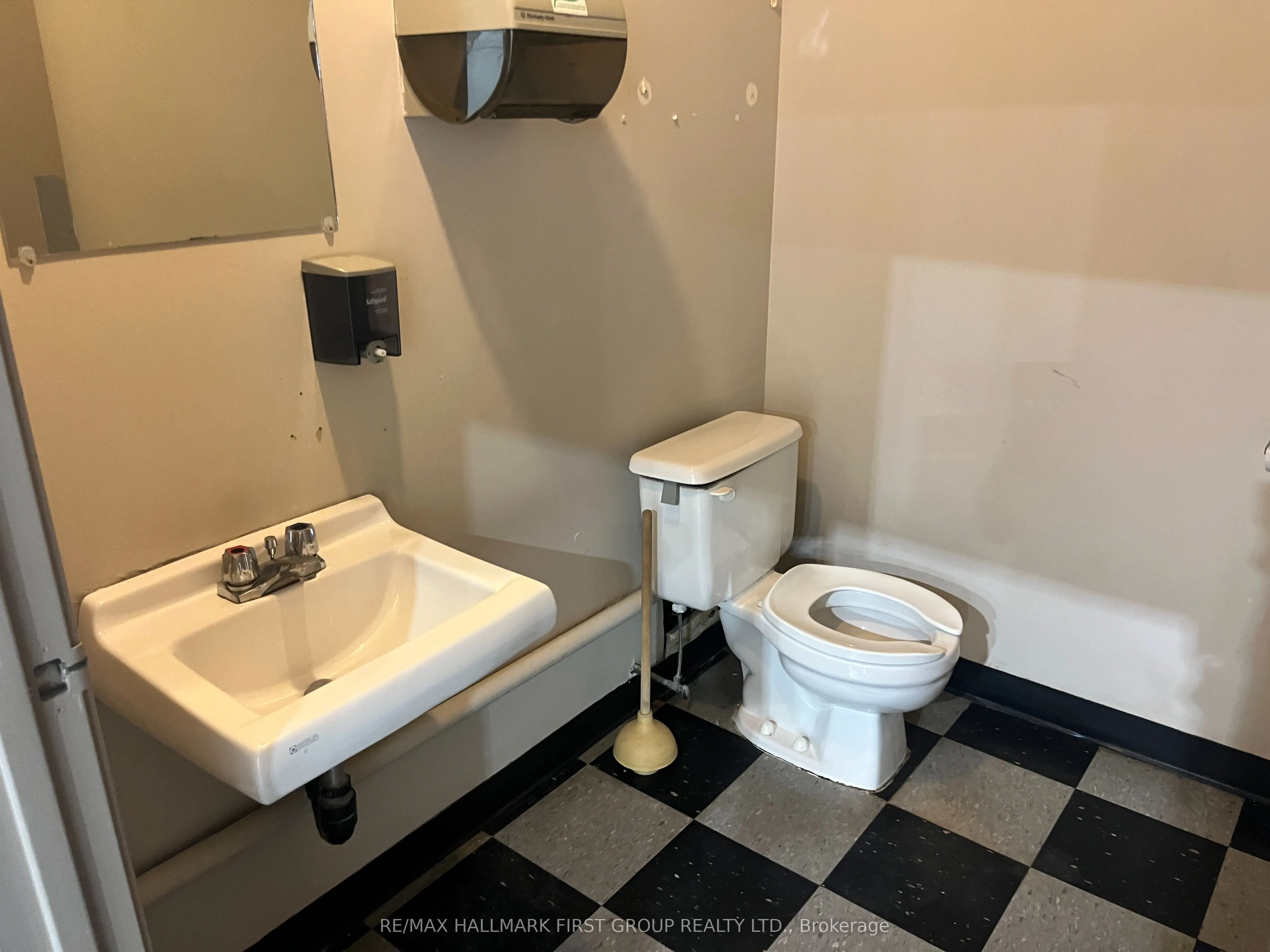 520 Westney Road S, #26