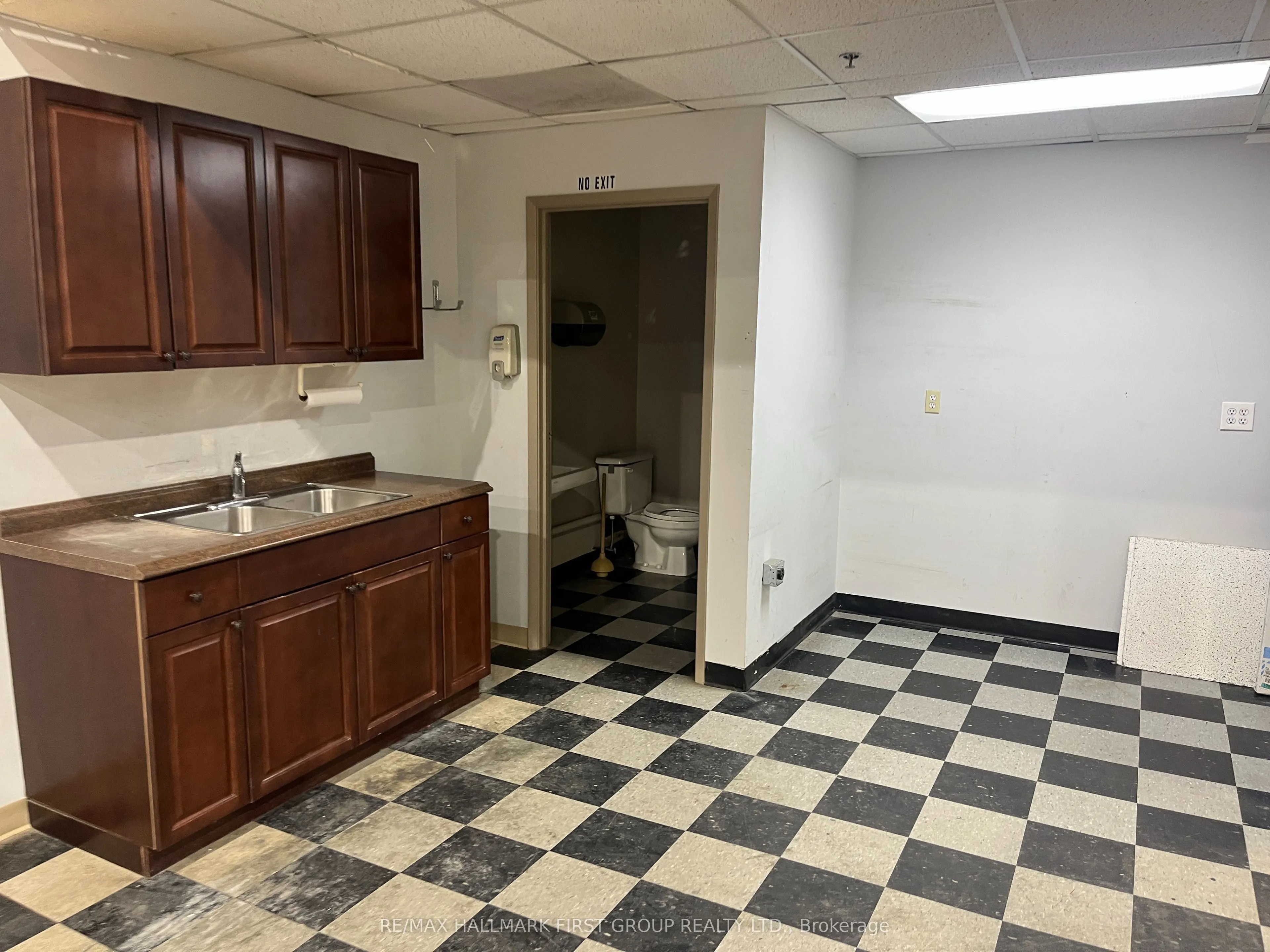 520 Westney Road S, #26