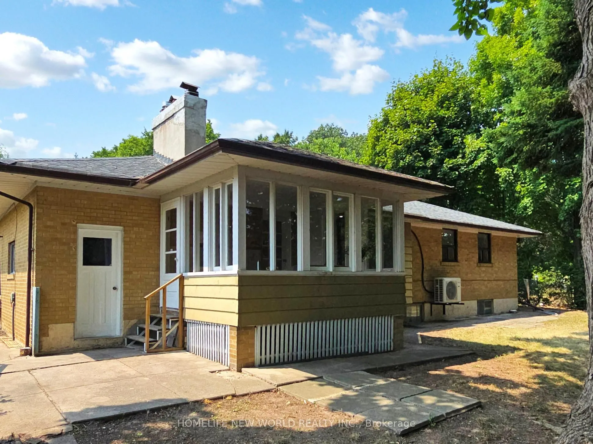 65 Donalda Crescent