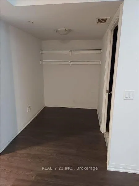 30 Meadowglen Place, #519