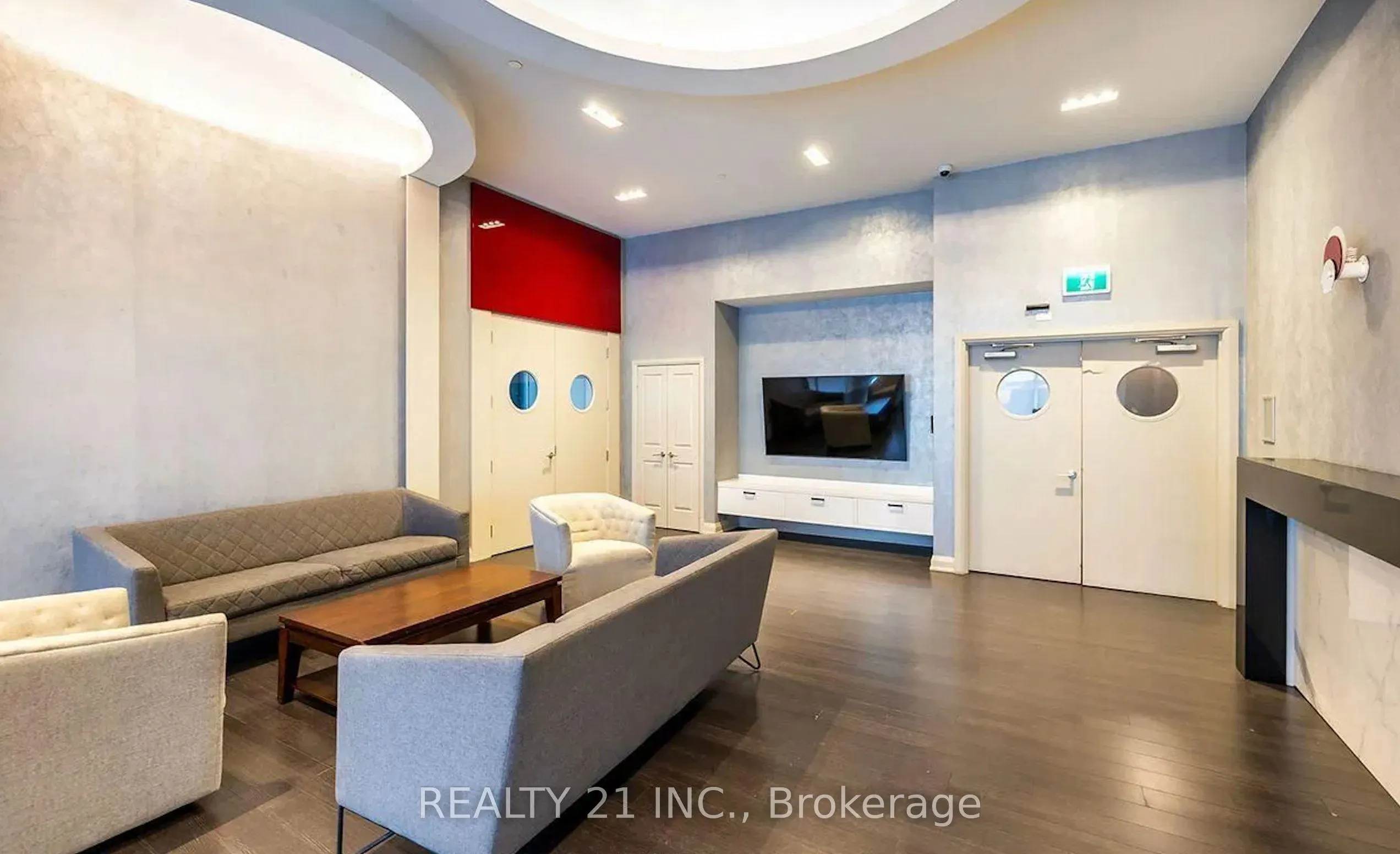 30 Meadowglen Place, #519