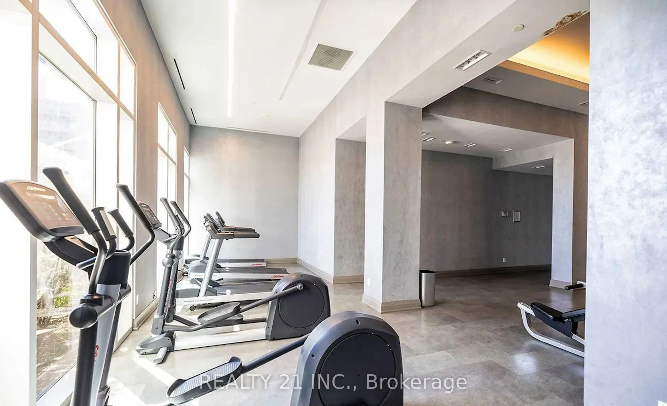30 Meadowglen Place, #519