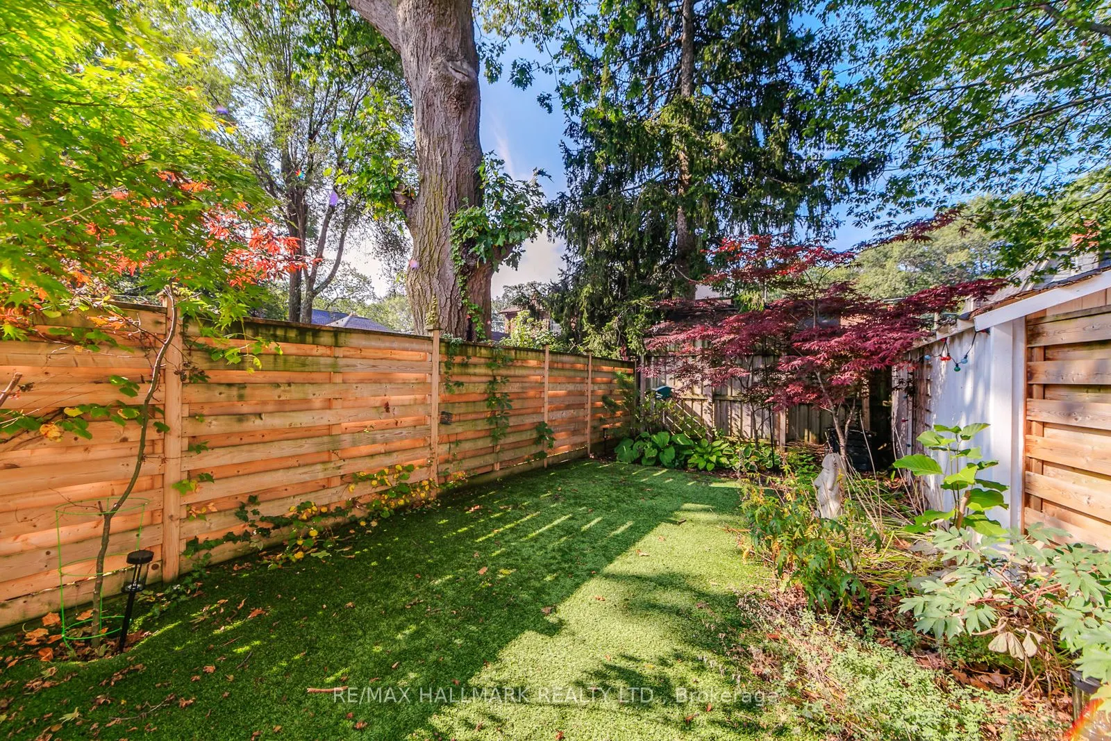 120 Warden Avenue