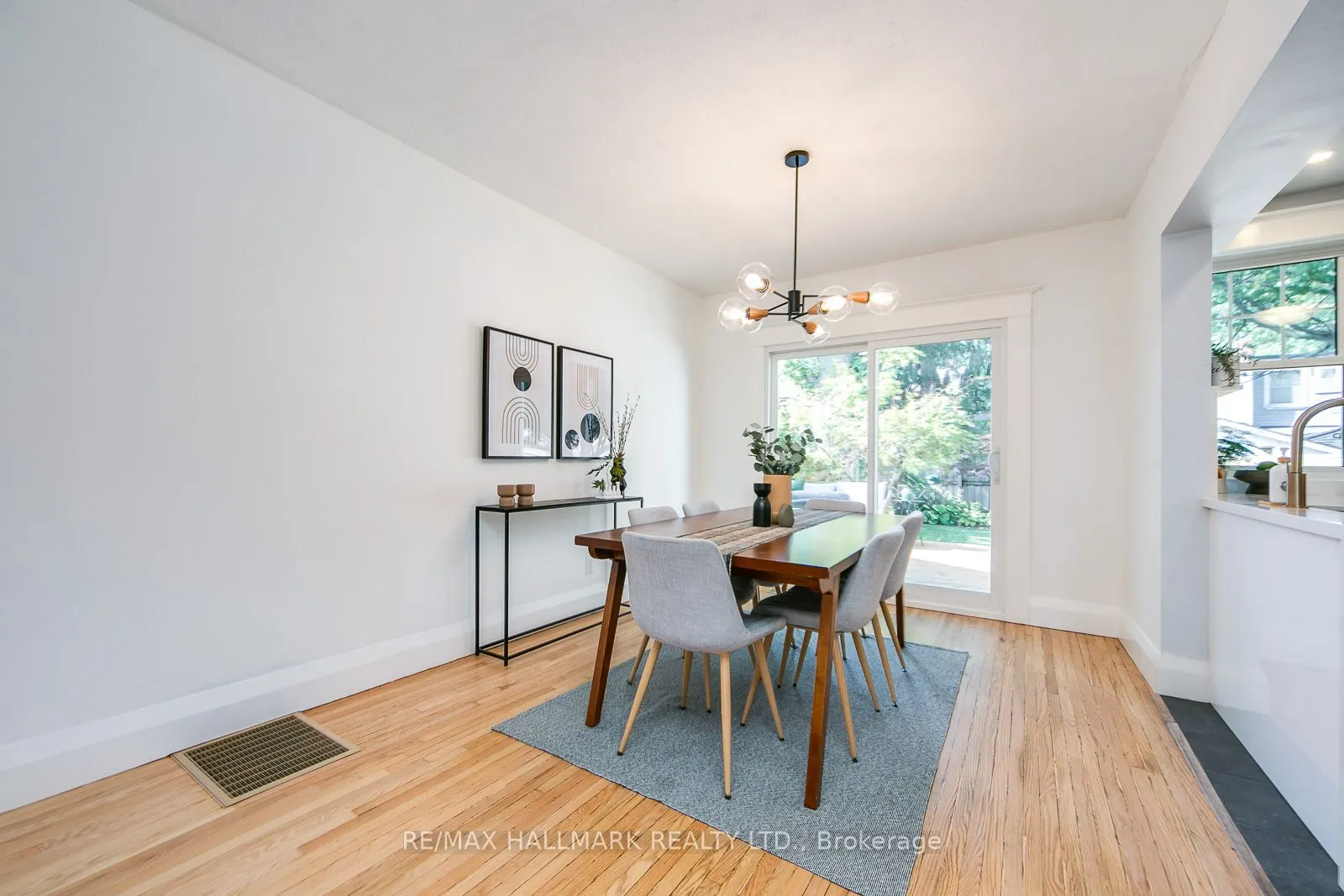 120 Warden Avenue
