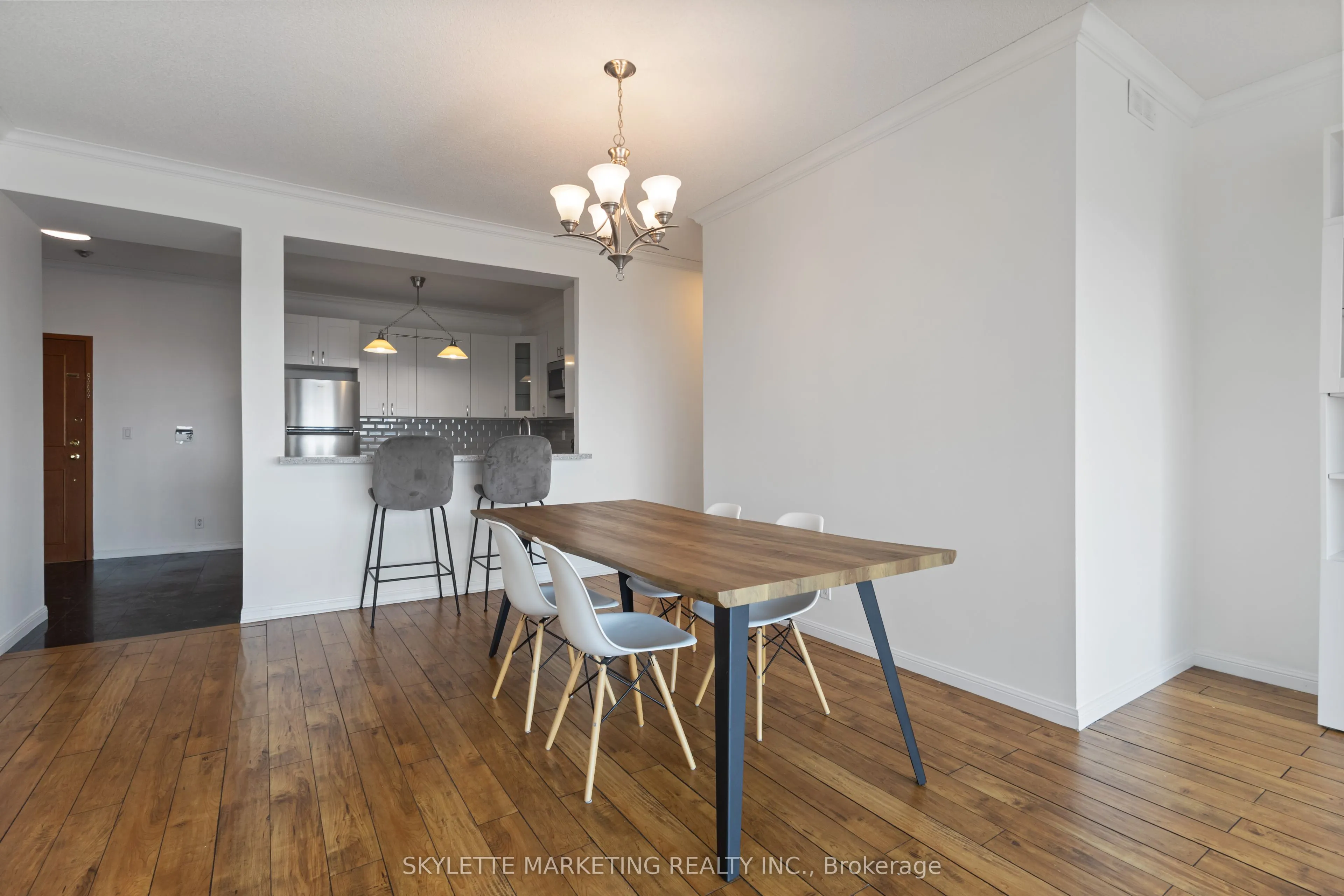 18 Lee Centre Drive, #PH205