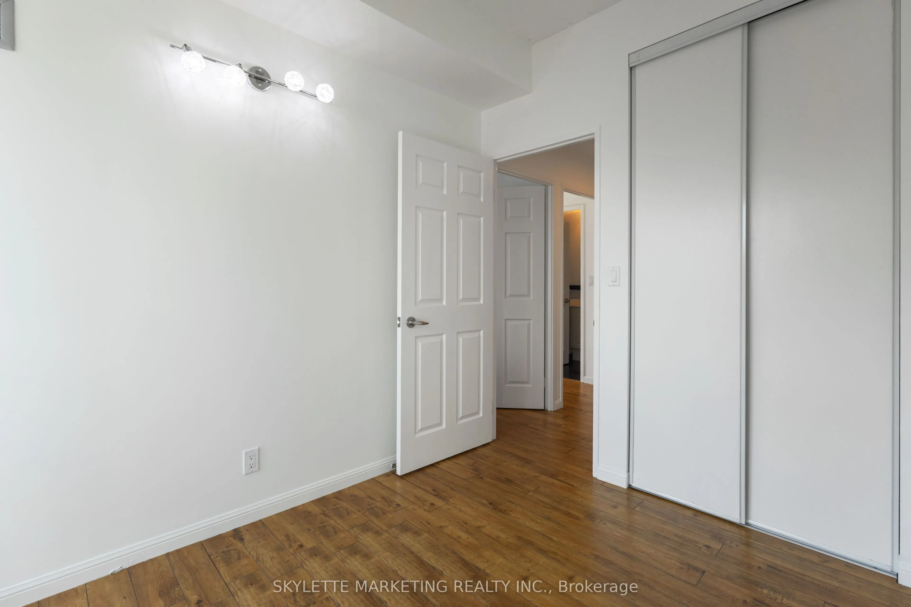 18 Lee Centre Drive, #PH205