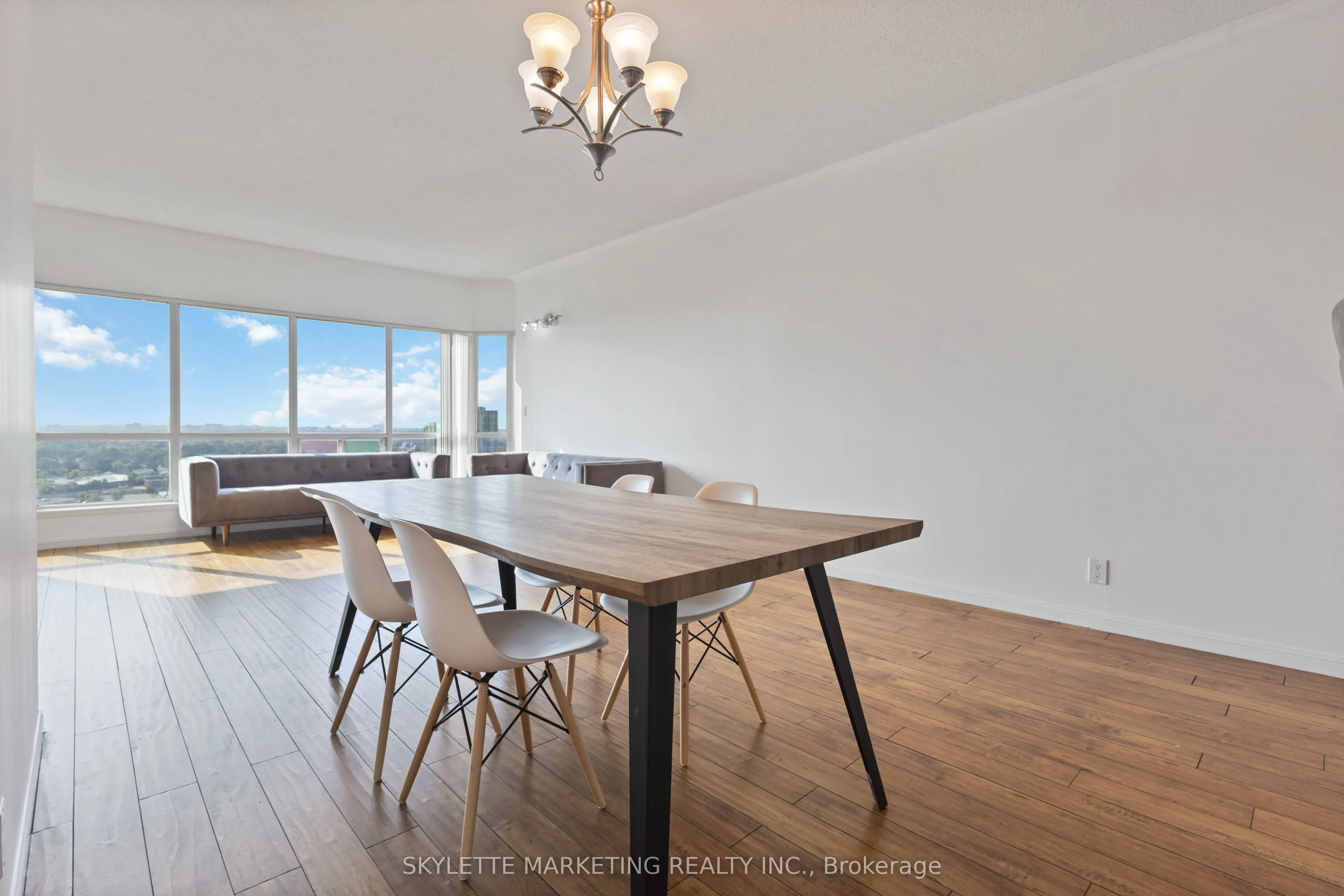 18 Lee Centre Drive, #PH205