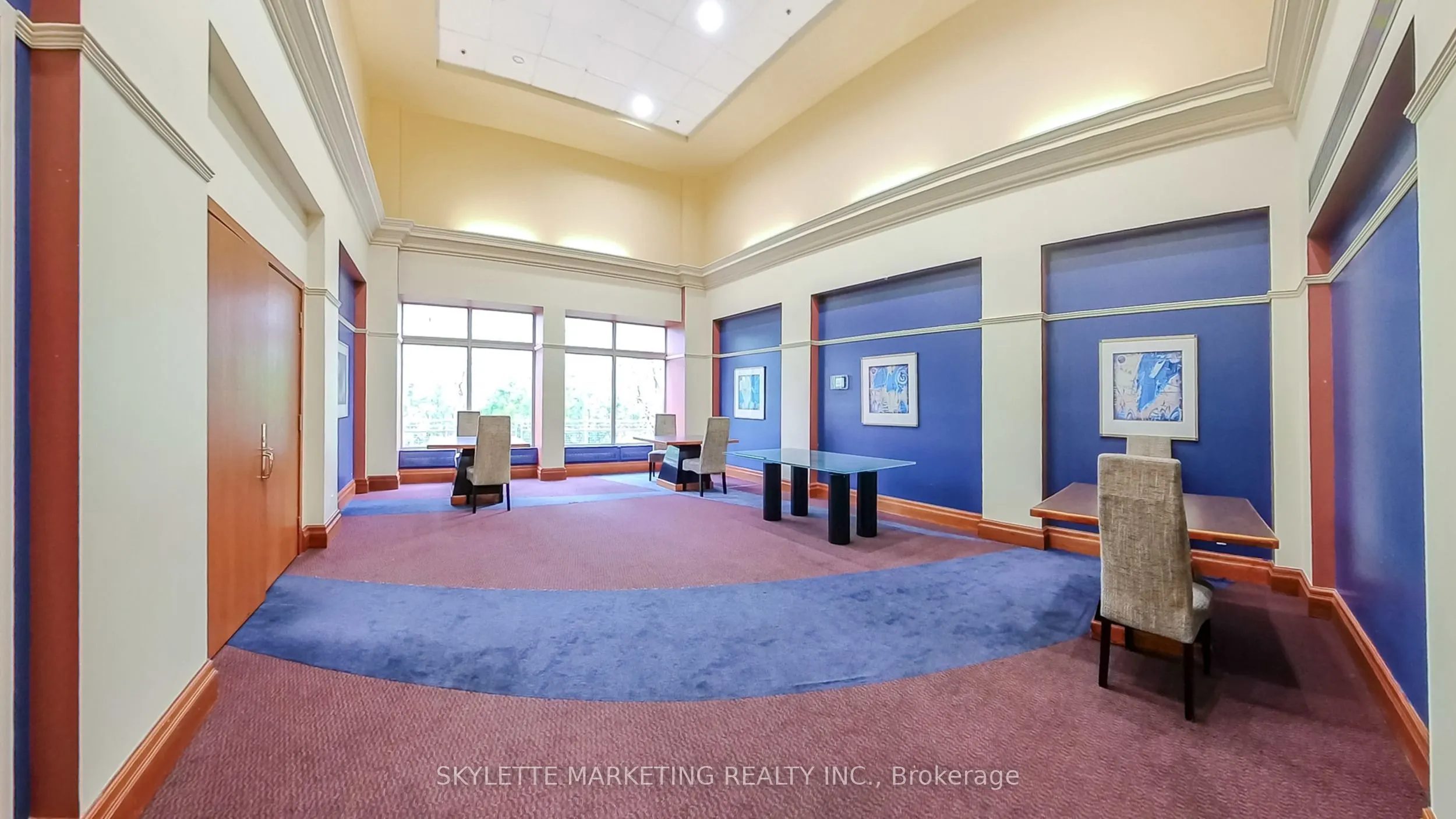 18 Lee Centre Drive, #PH205