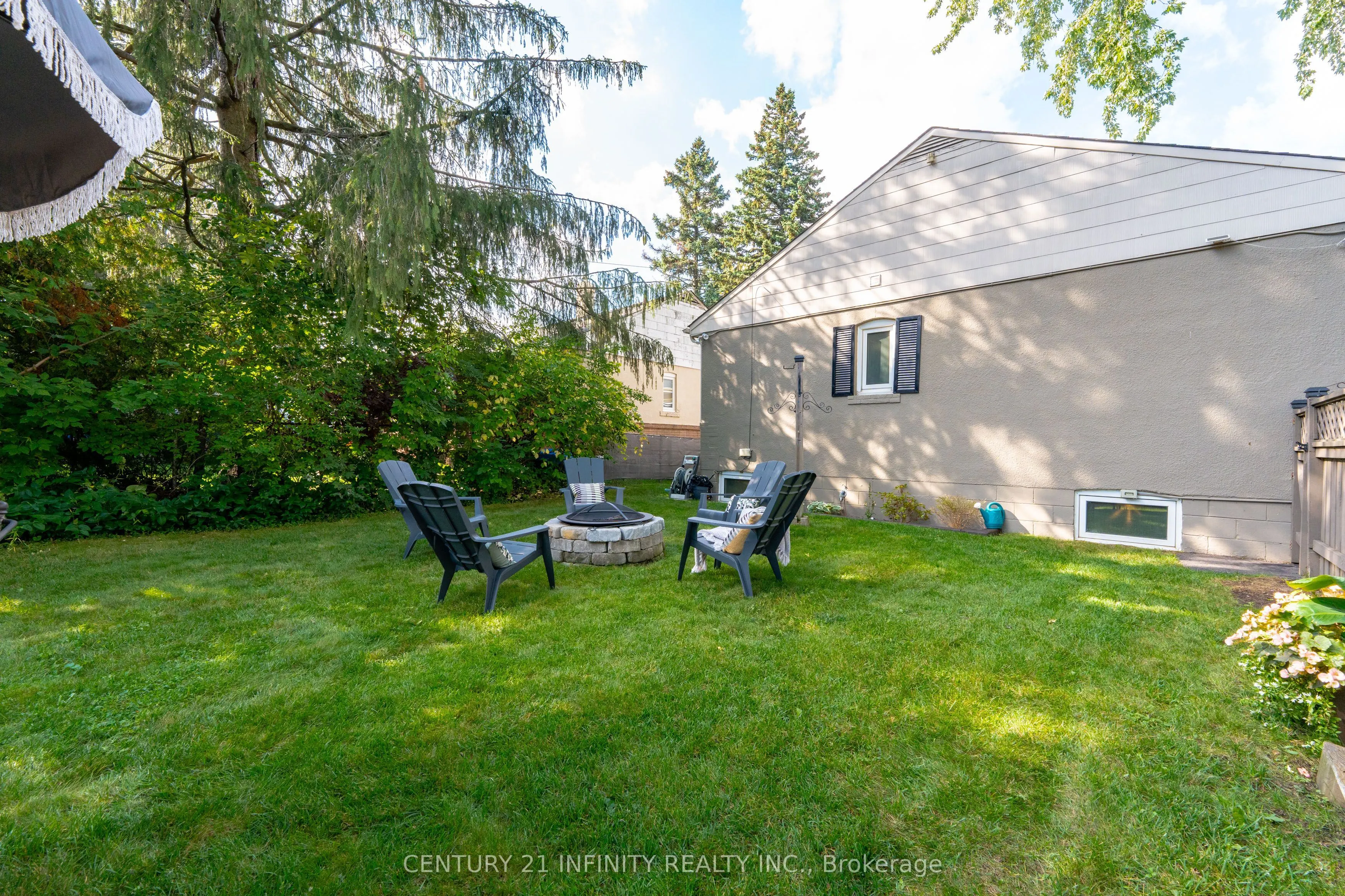 43 Colonial Avenue
