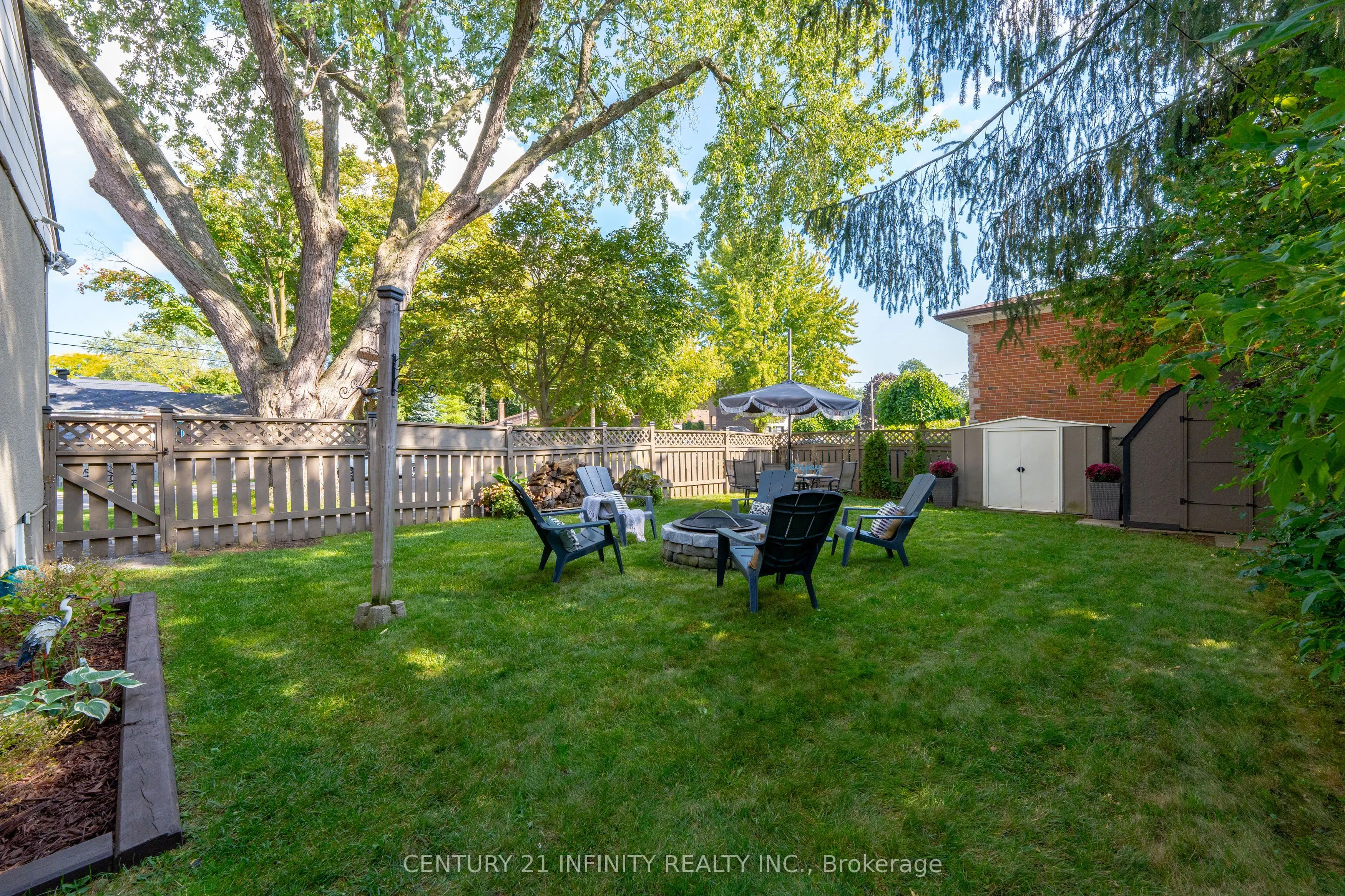 43 Colonial Avenue