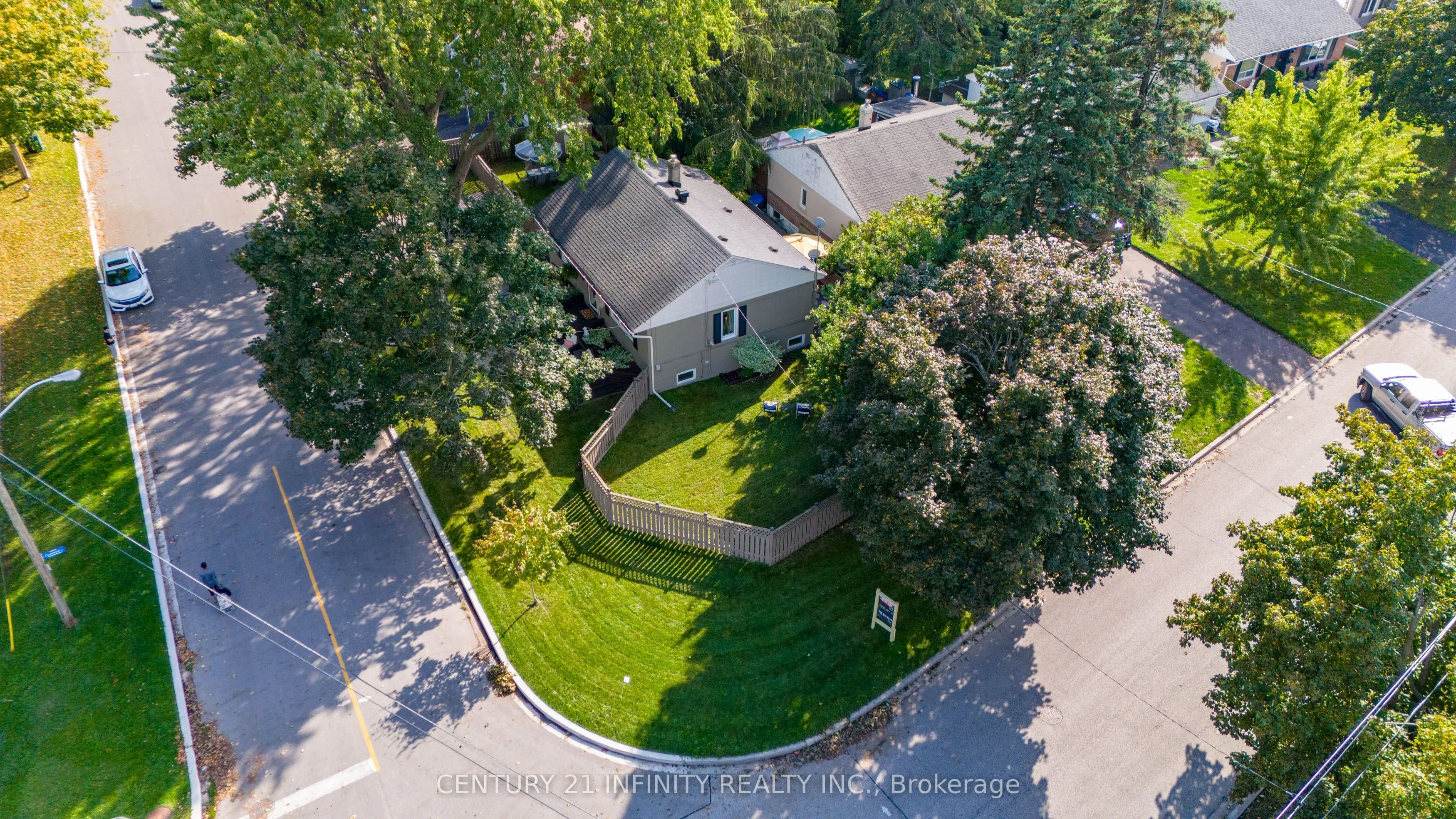43 Colonial Avenue
