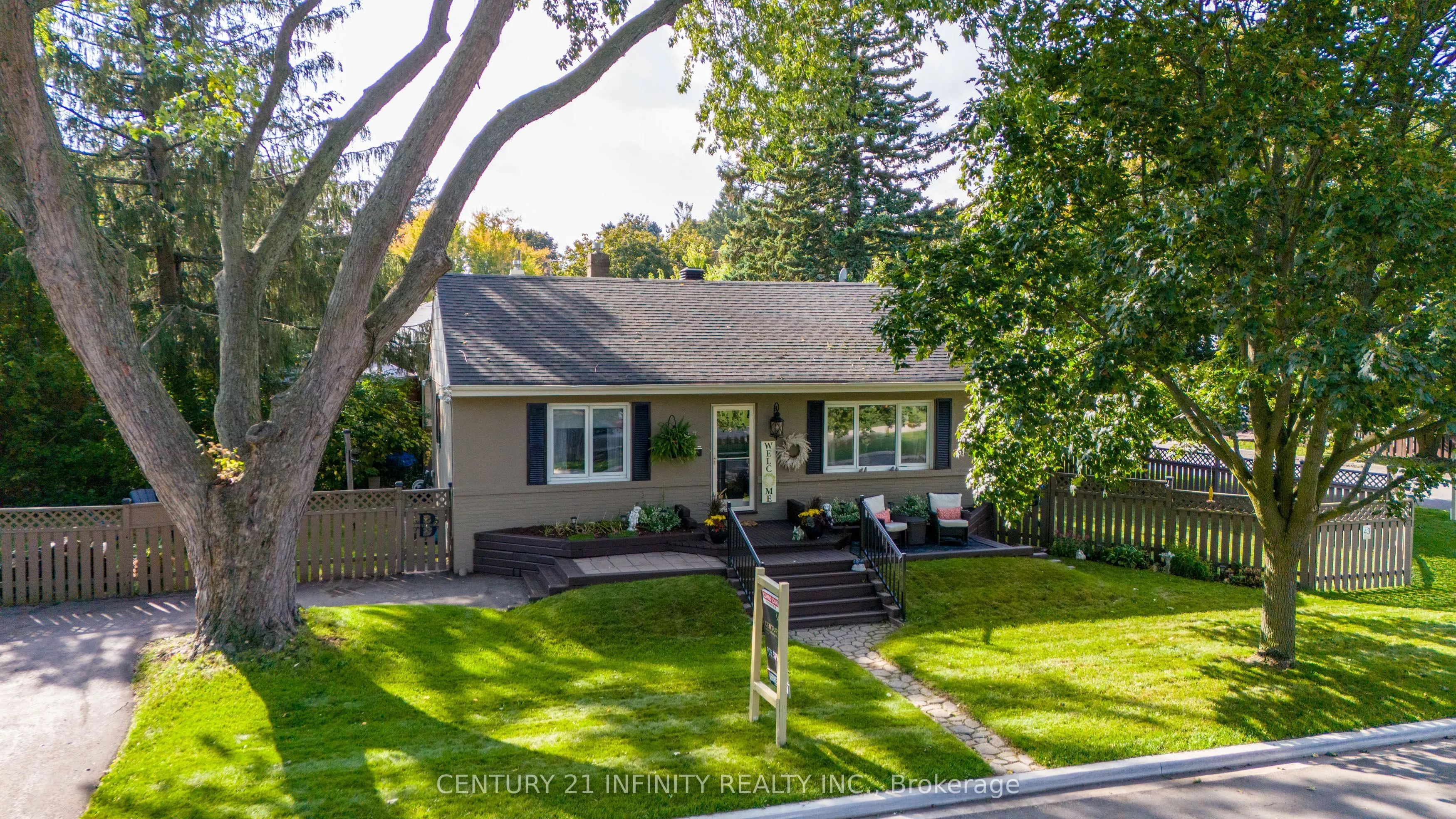 43 Colonial Avenue