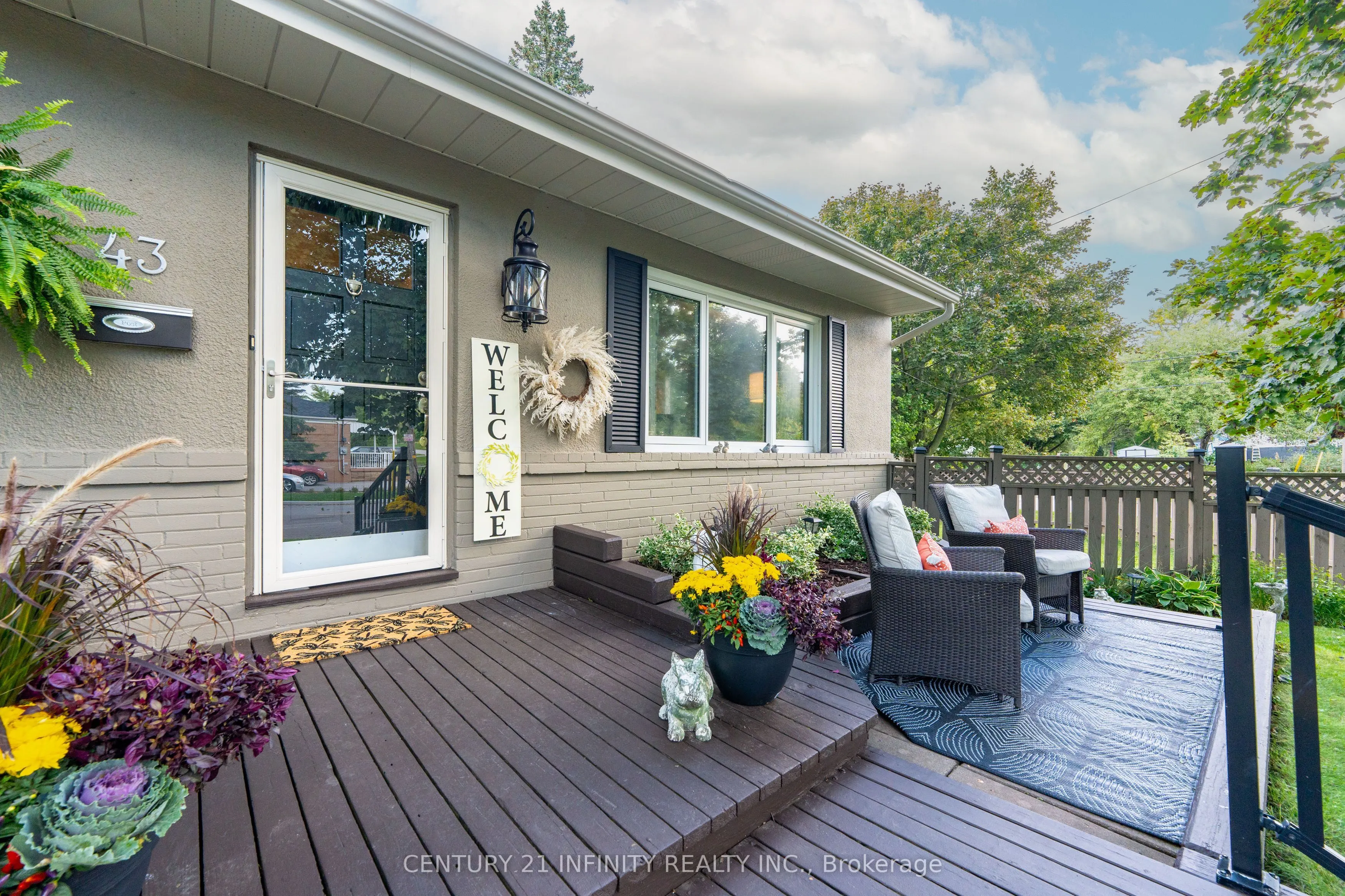 43 Colonial Avenue