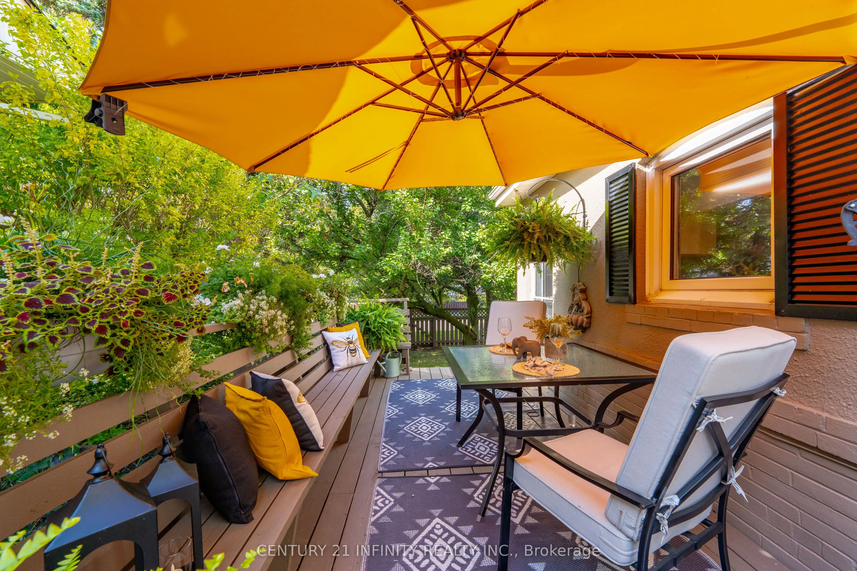 43 Colonial Avenue