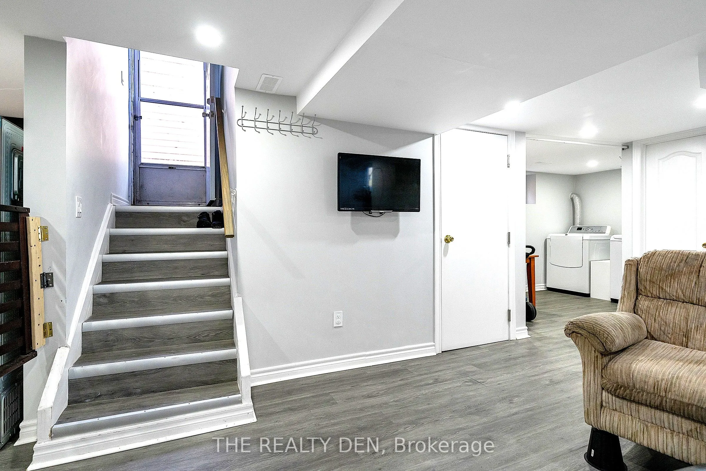 532 Montrave Avenue