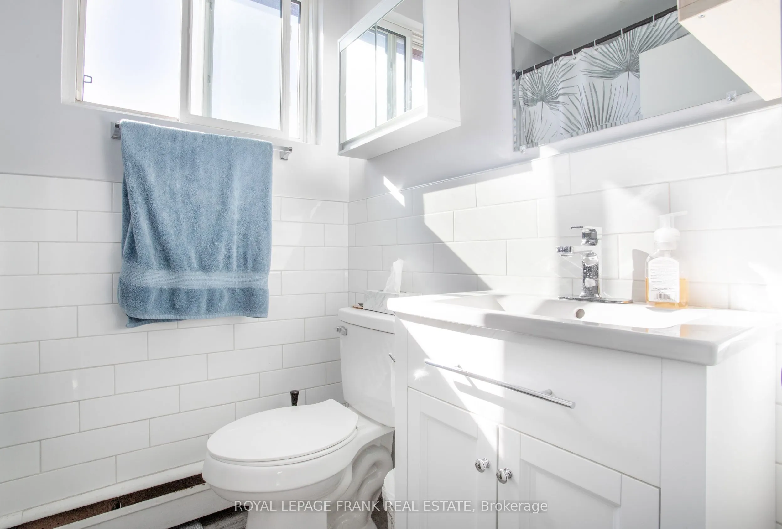 203 Oshawa Boulevard S